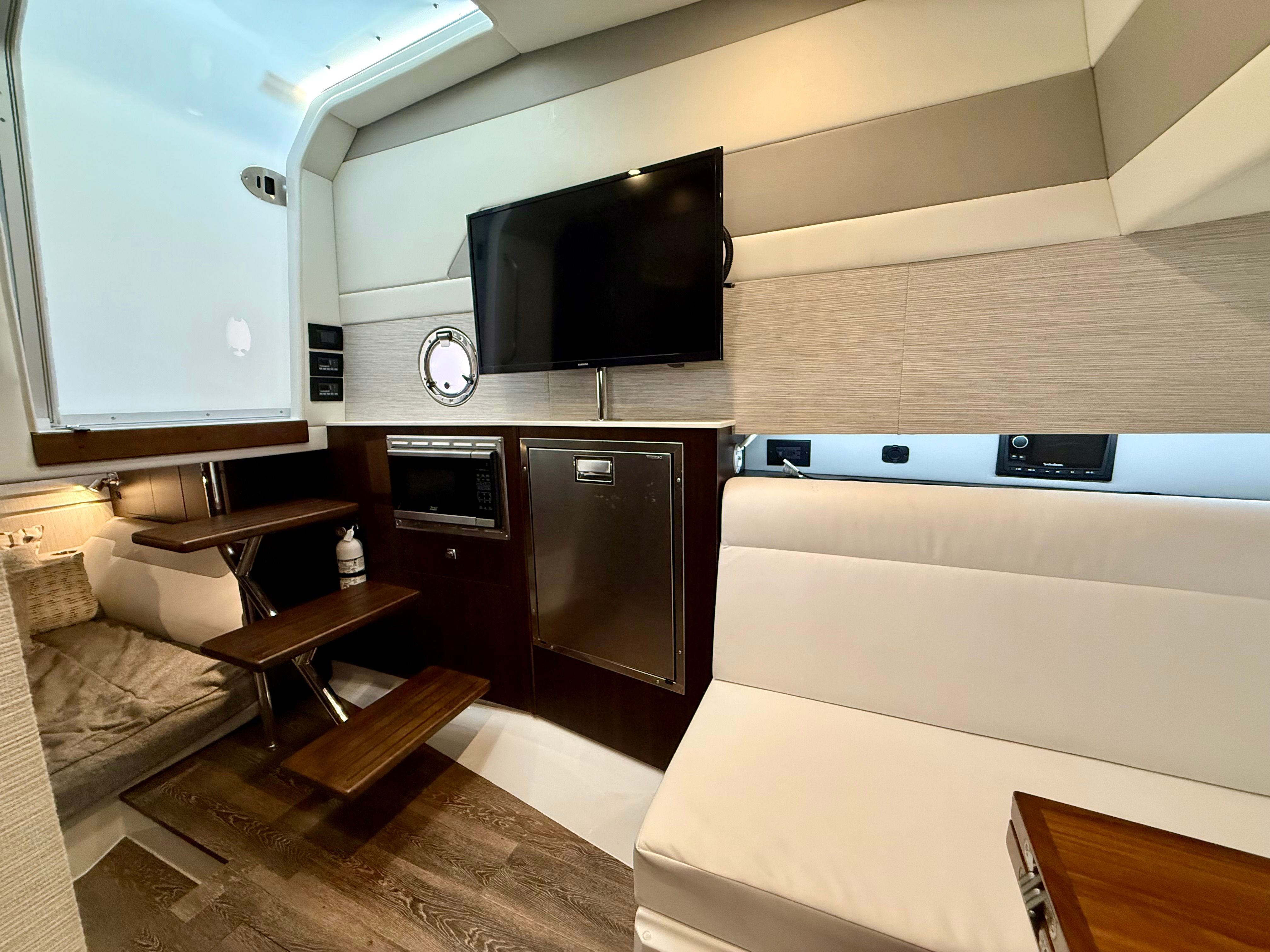 2024 Cruisers Yachts 42 GLS OB - 49