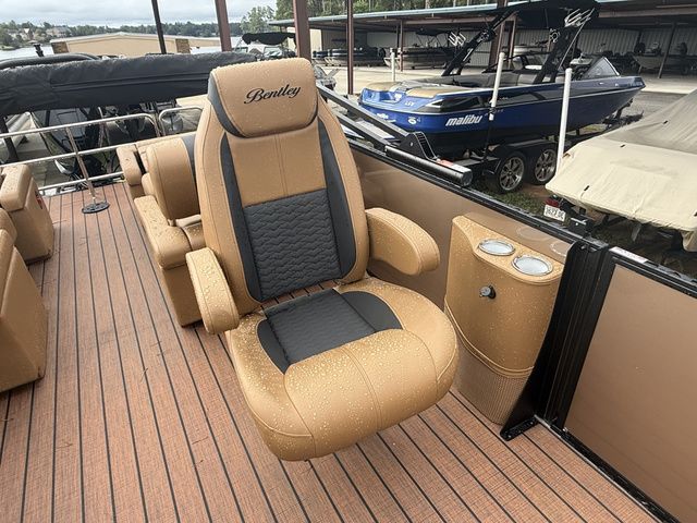 2026 Bentley Pontoons 253 Elite Swingback Quad - 8