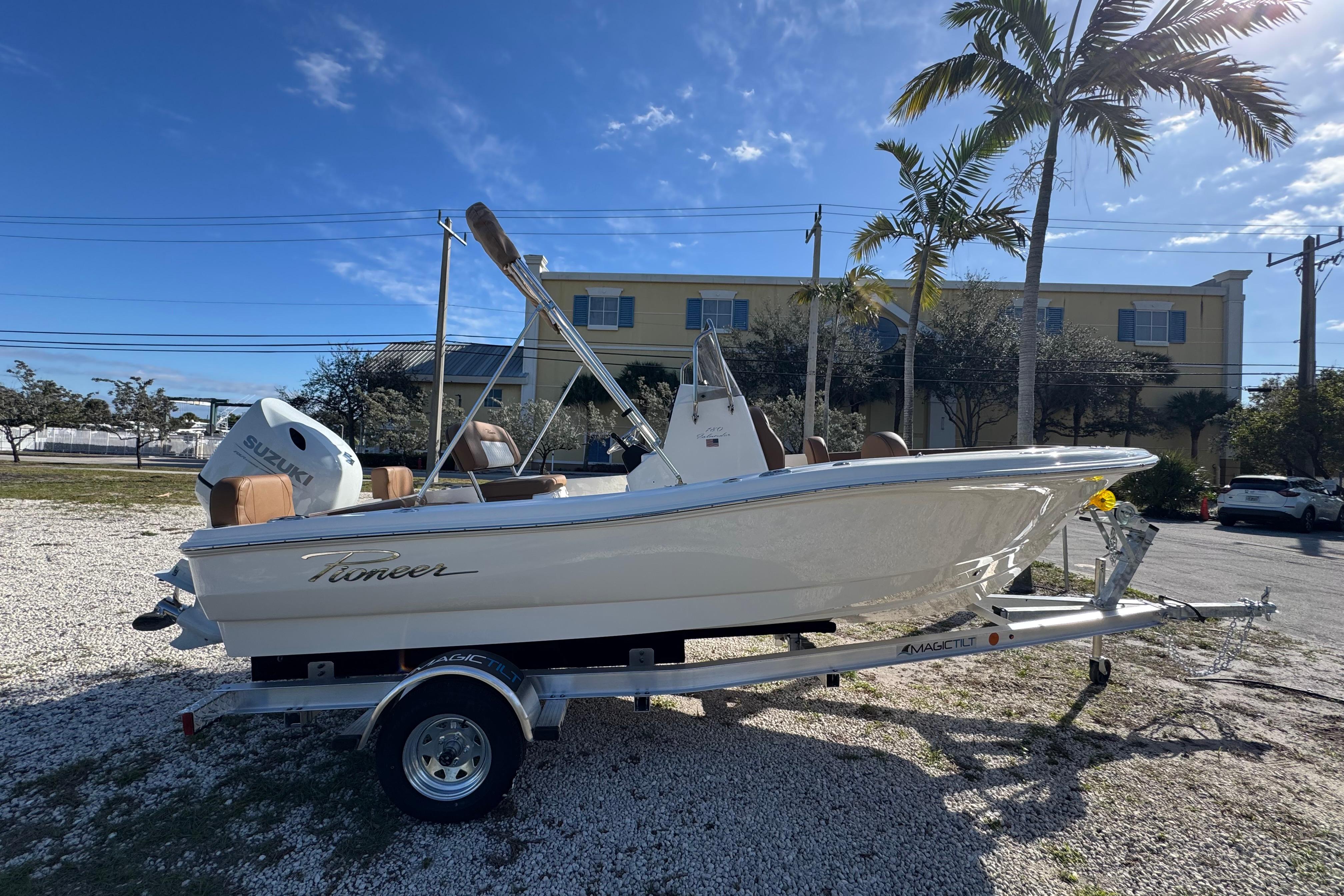 2026 Pioneer 180 Islander