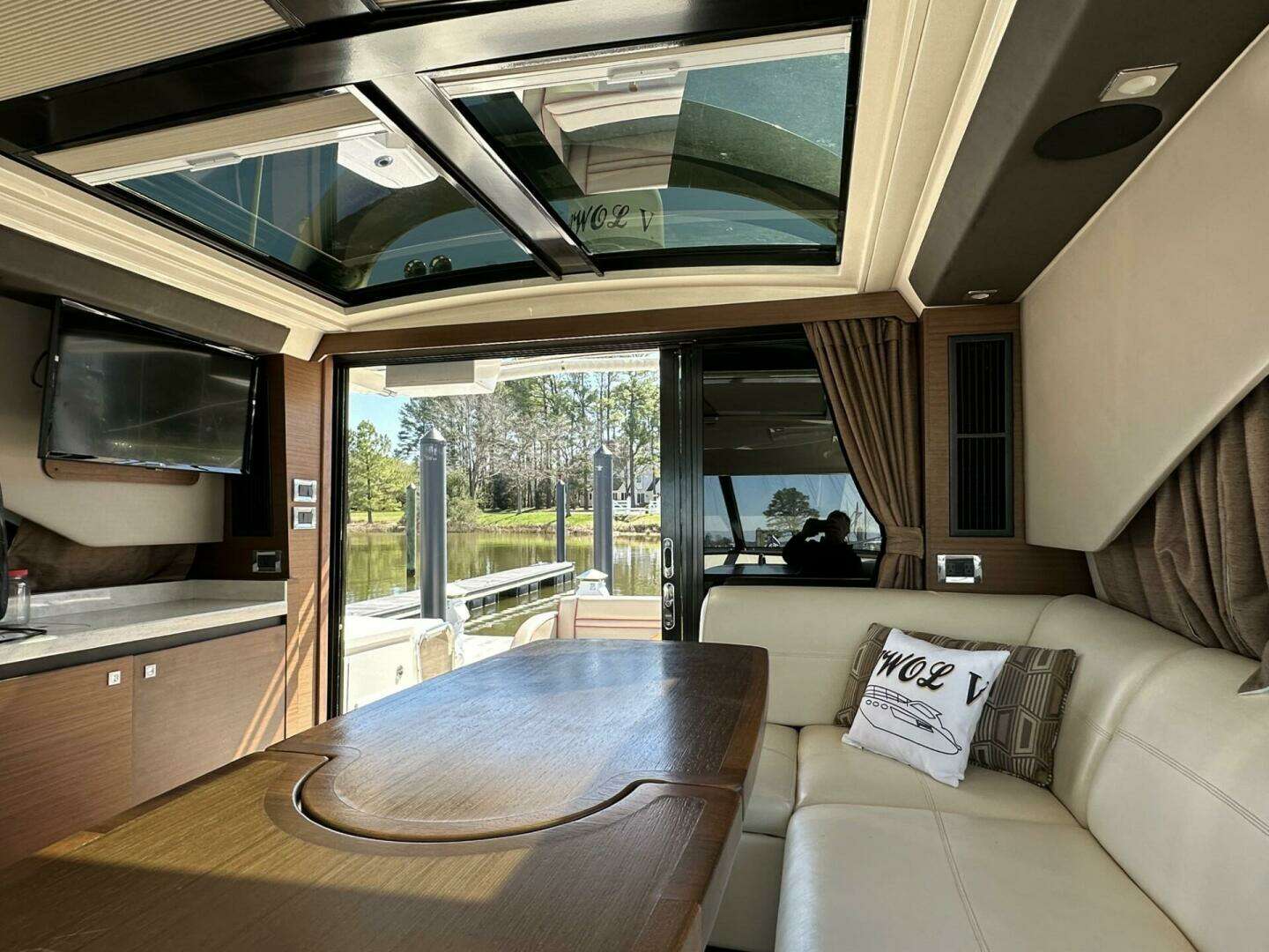 2016 Sea Ray 510 Sundancer - Image 9