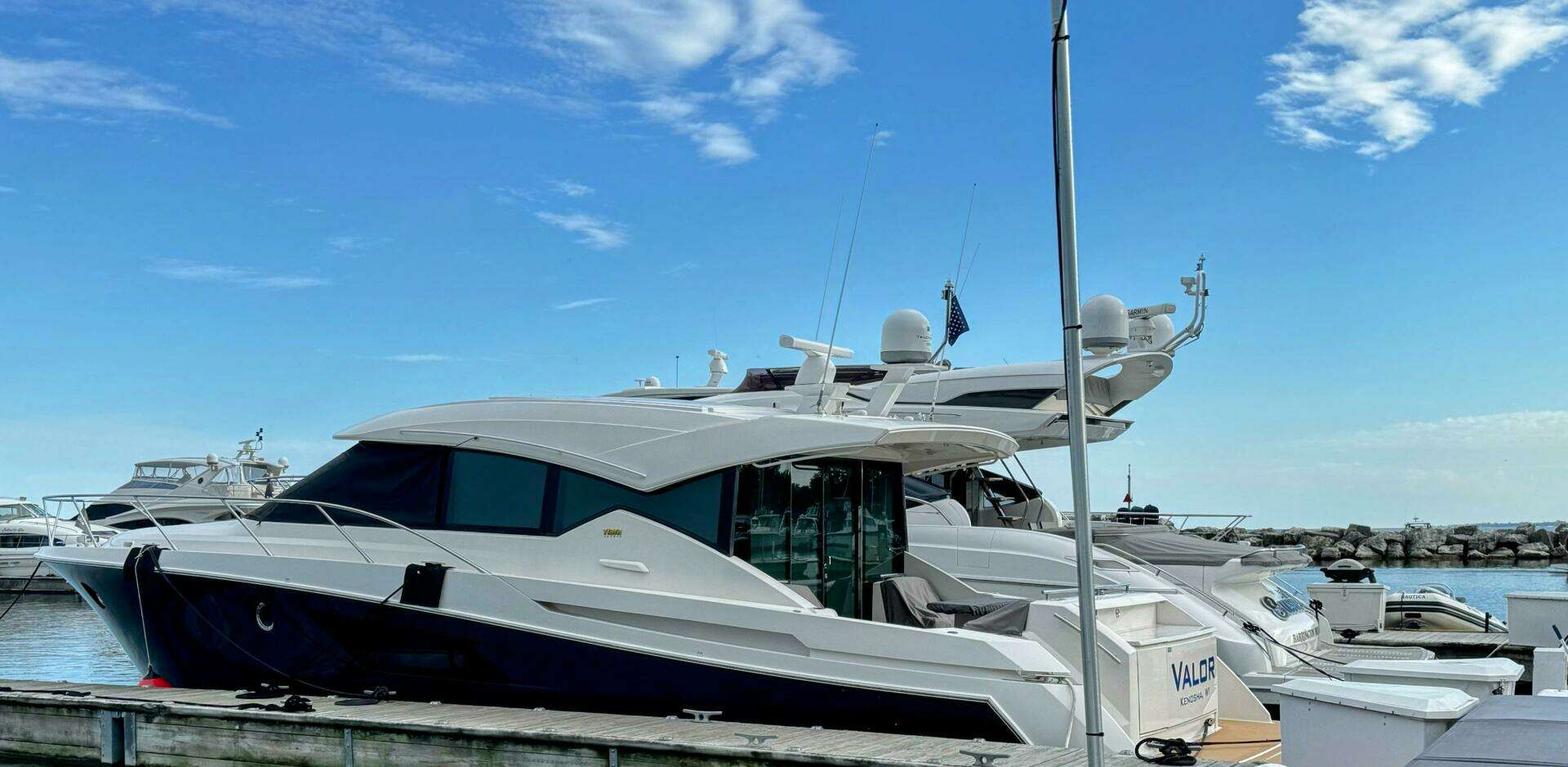 2014 Tiara Yachts 50 Coupe - Image 9