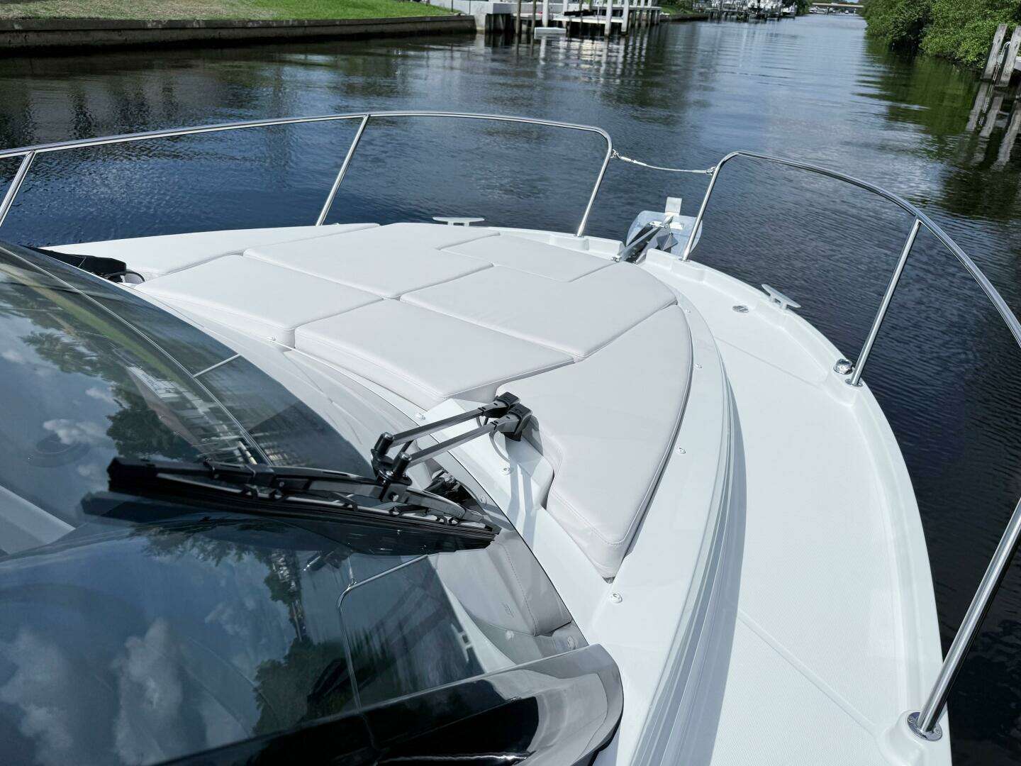 2026 Beneteau Antares 9 - Image 28