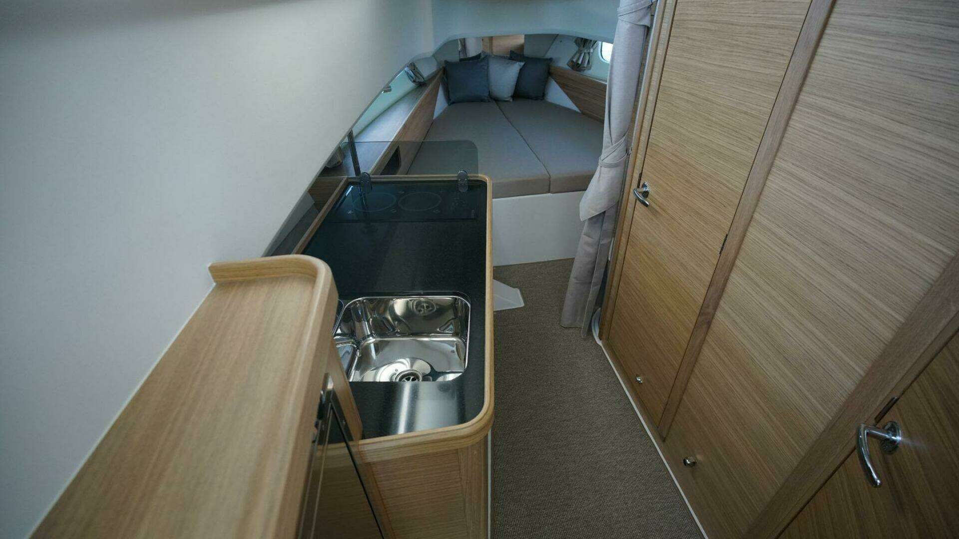2024 Nimbus Commuter 11 - Image 6