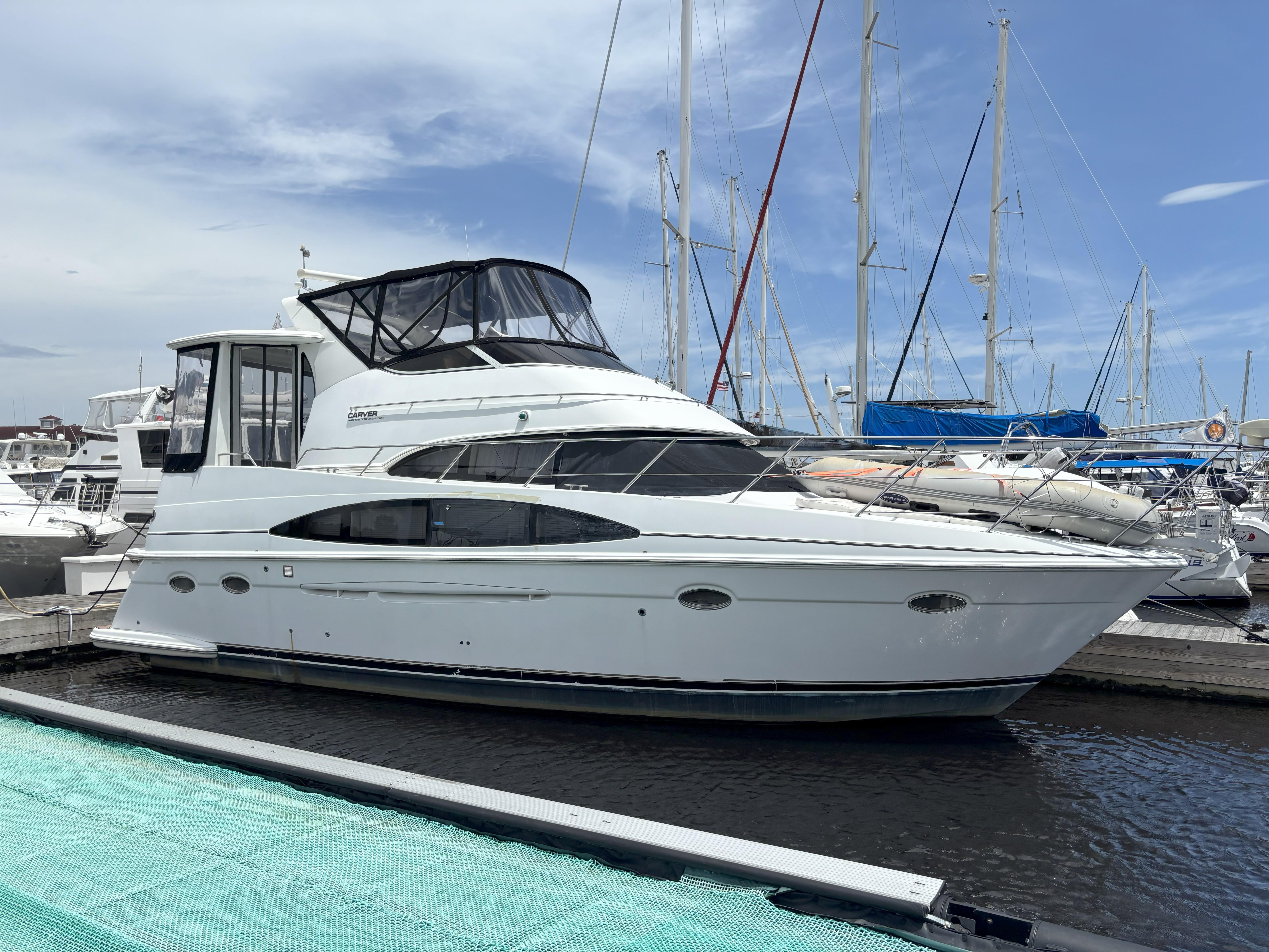 2001 Carver 396 Aft Cabin Motor Yacht