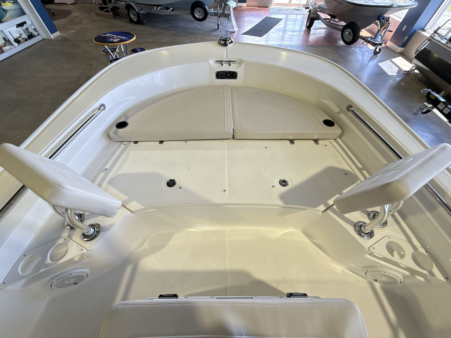 2026 Boston Whaler 210 Montauk - 12