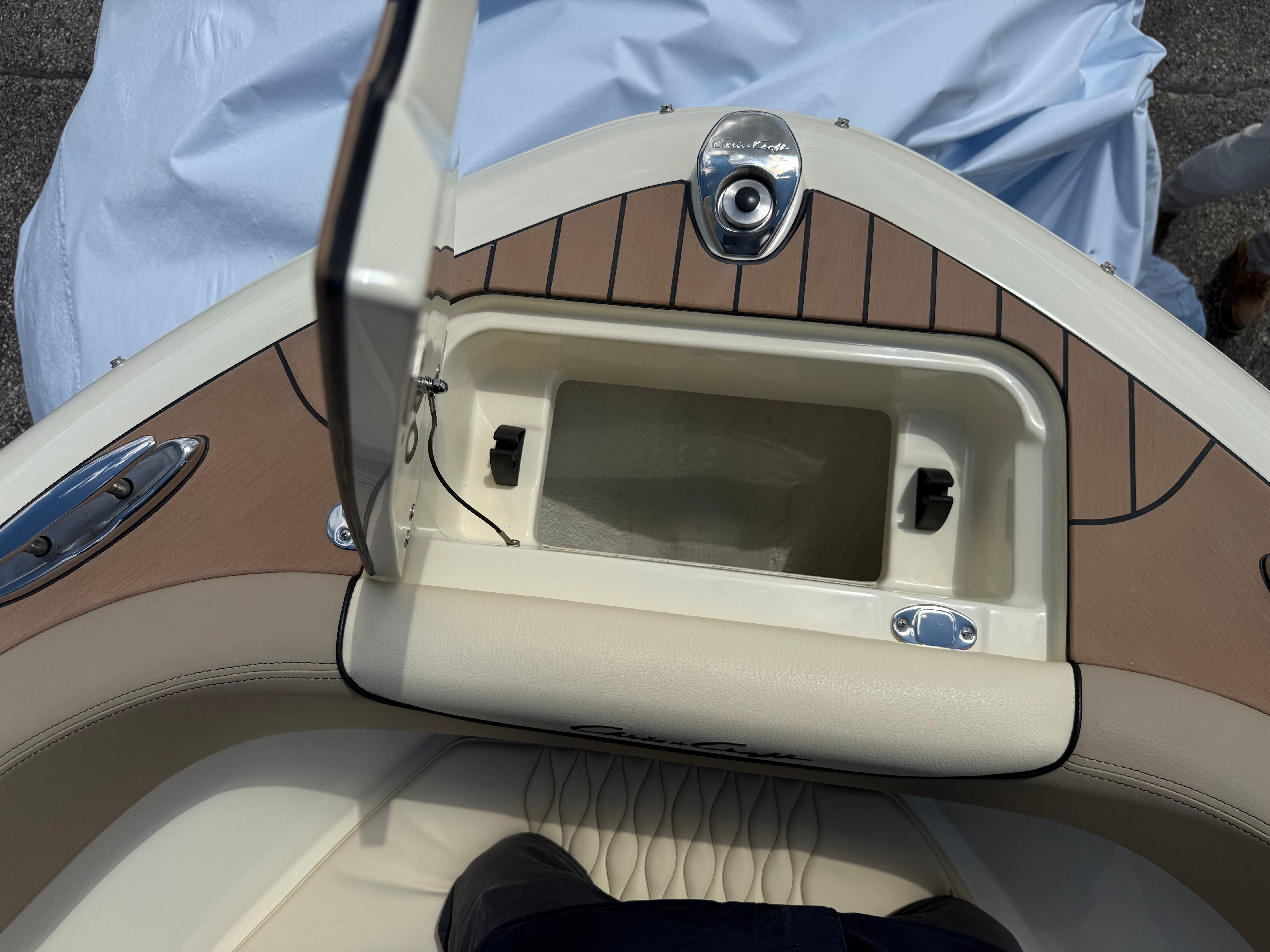 2027 Chris-Craft Sportster 25 - 17