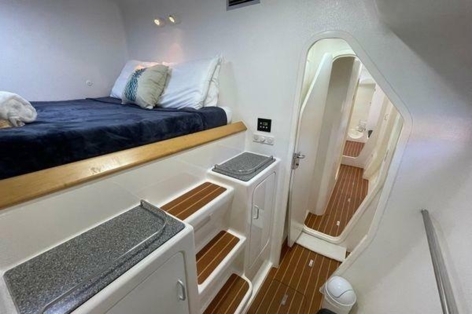 2008 Voyage Yachts 500 - Image 21