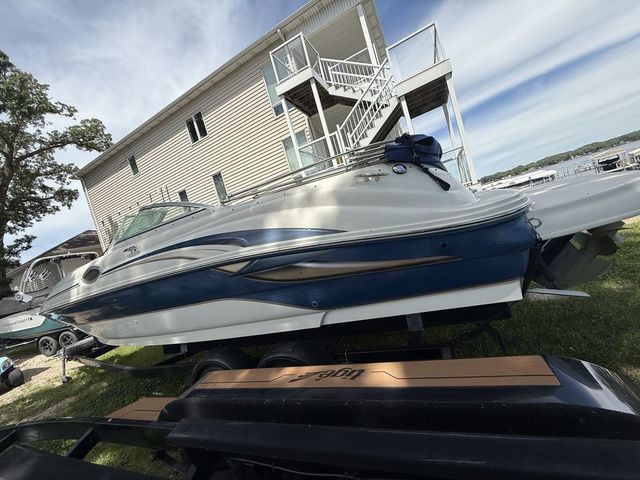 2004 Sea Ray 240 Sundancer - 2