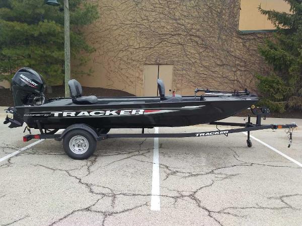 2025 Tracker Panfish 17