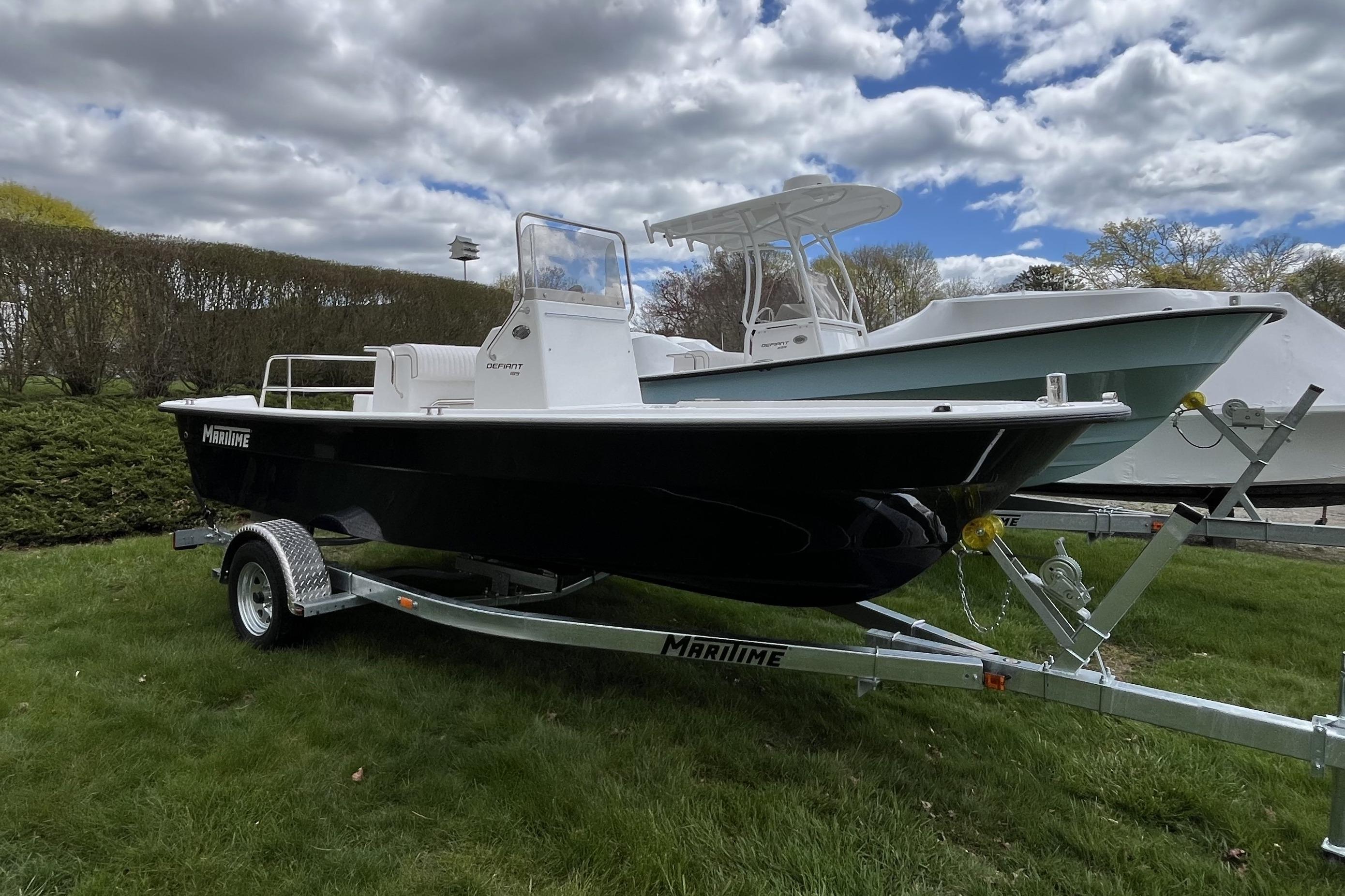 2026 Maritime 189 Defiant