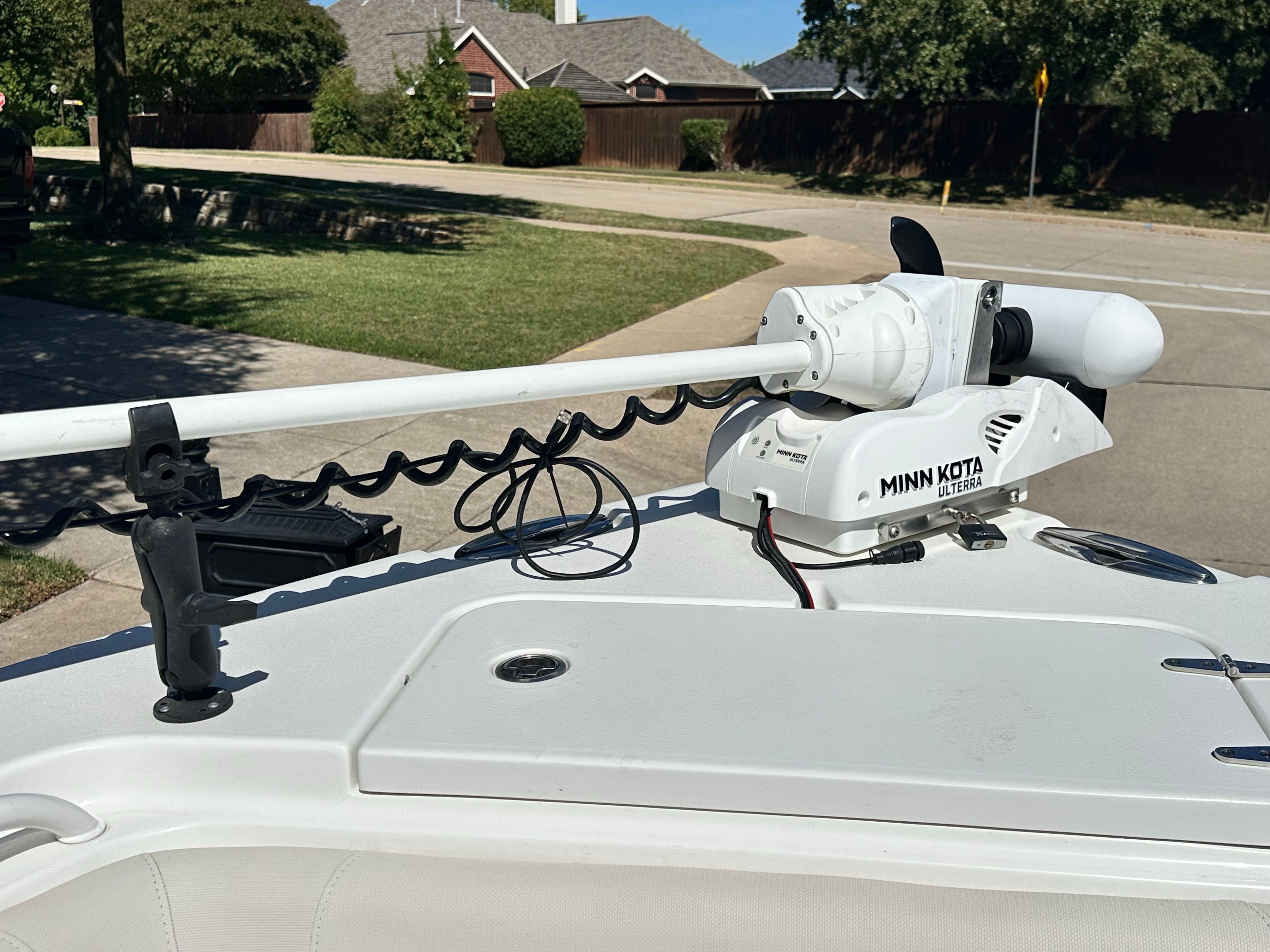 2020 Sea Hunt Ultra 255 SE - 8