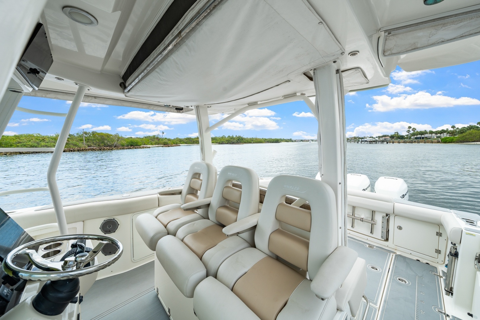 2018 Boston Whaler 380 Outrage - Image 11