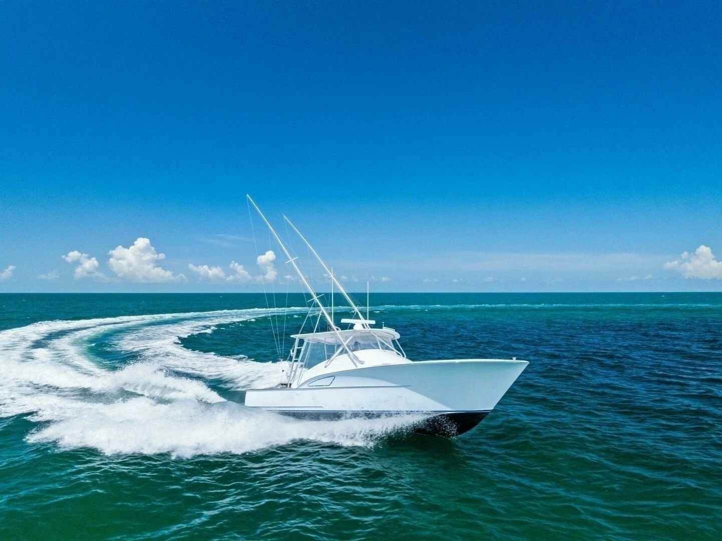 2018 Custom Carolina 35 Express - Image 14