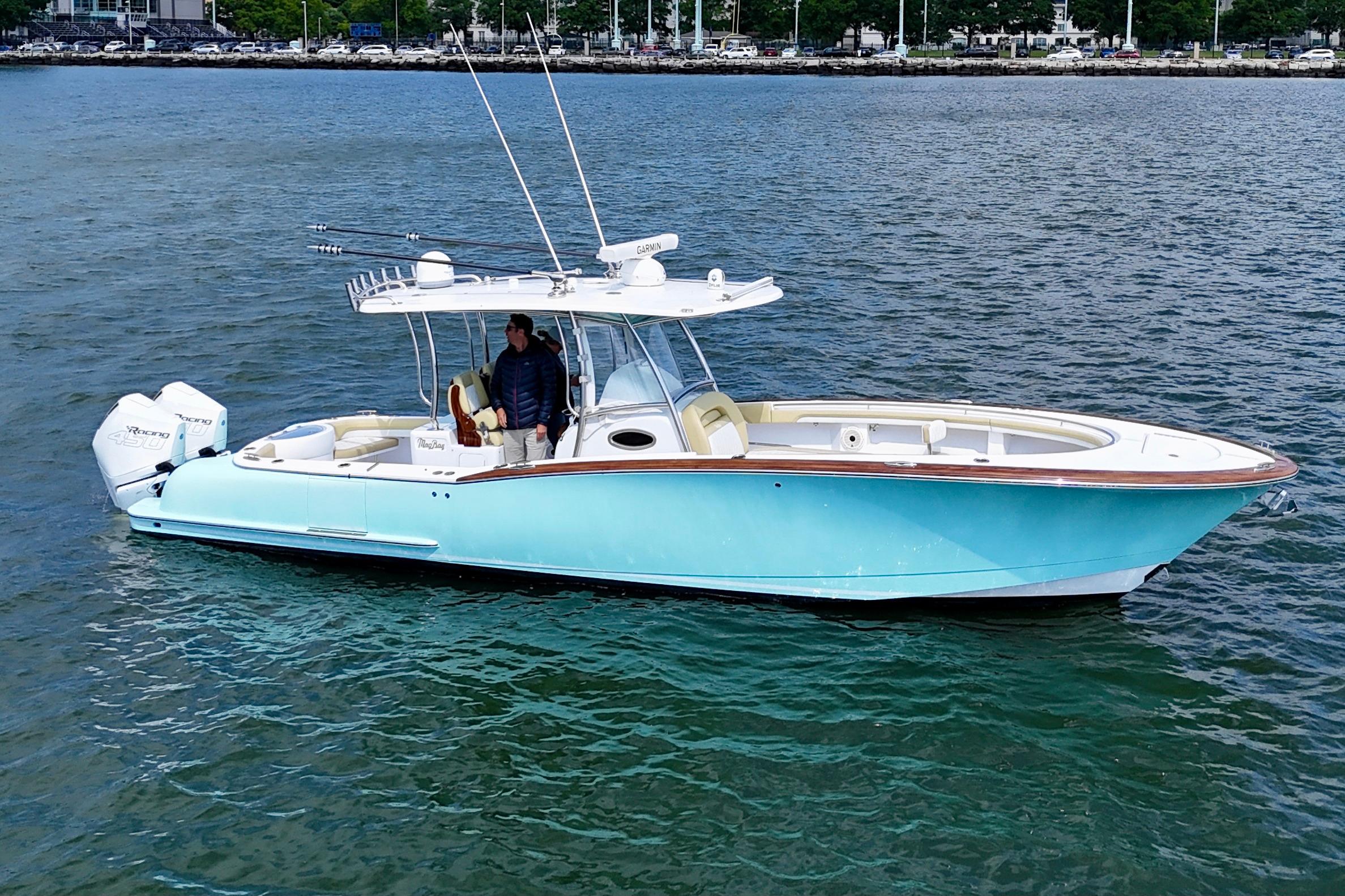 2020 Mag Bay 33 CC