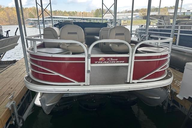 2022 Sun Tracker Fishin' Barge 24 DLX