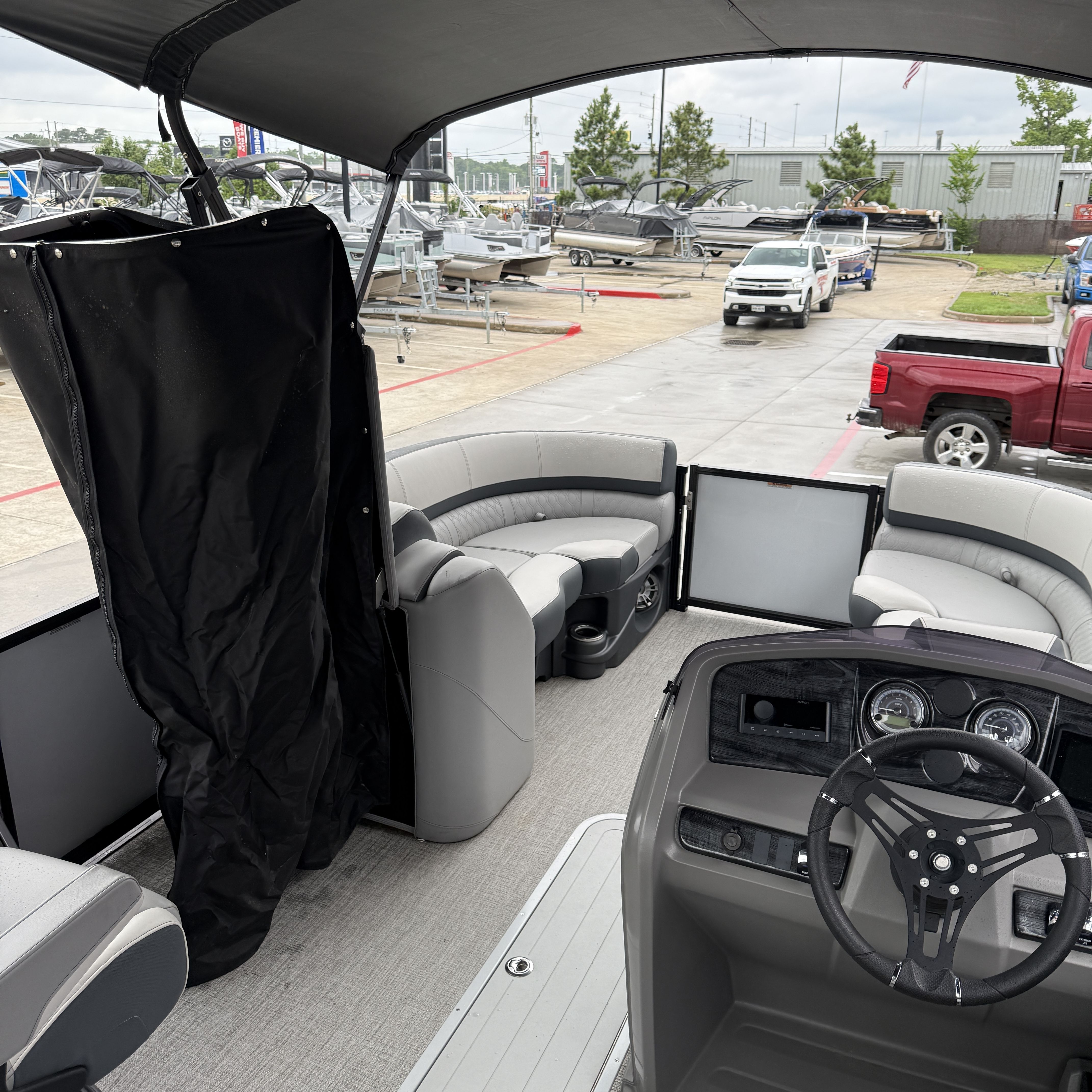 2025 Avalon Catalina Versatile Rear Bench - 23' - 17