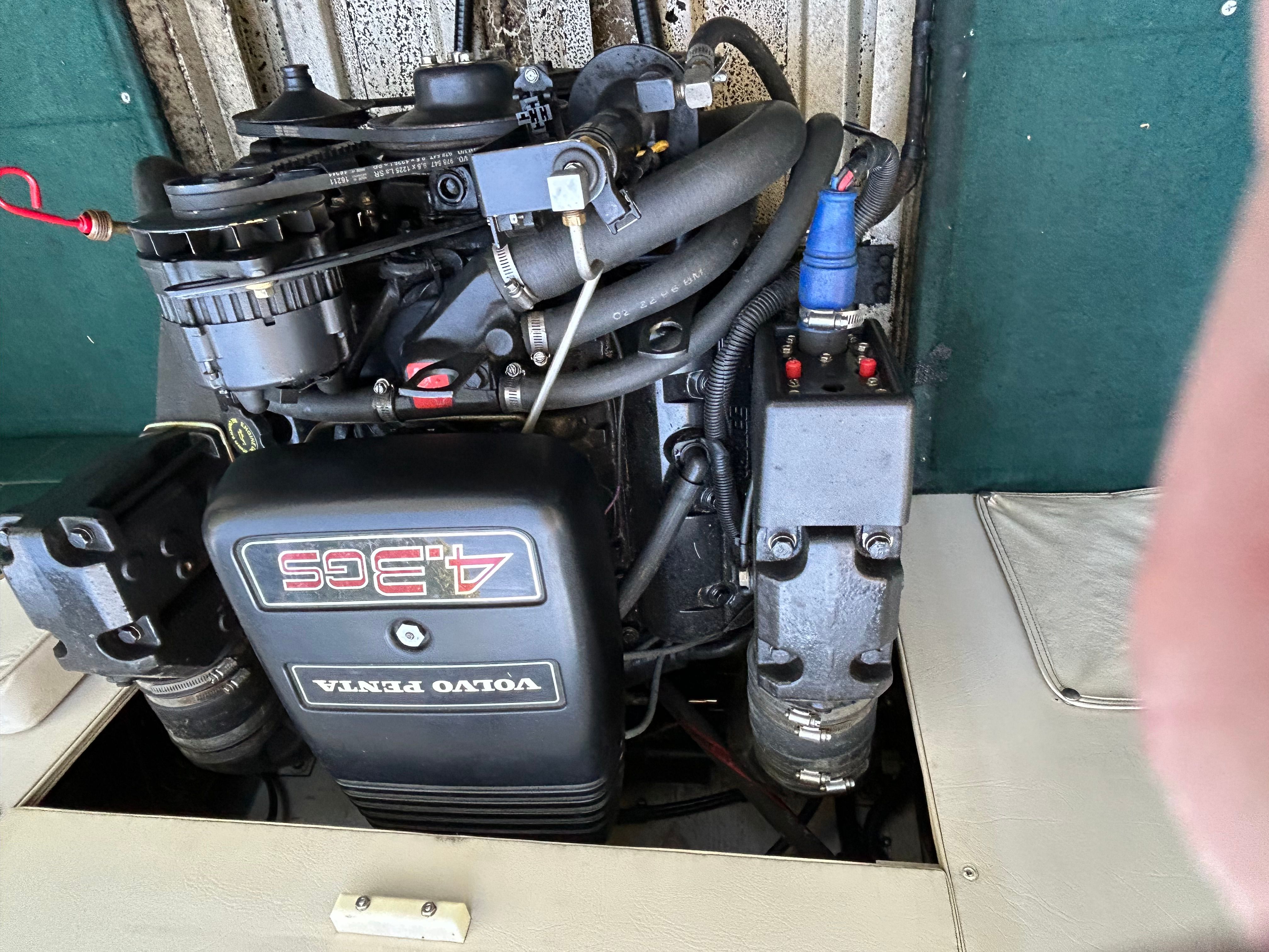Volvo Penta engine in 1997 Crestliner 2050 Sportfish boat.