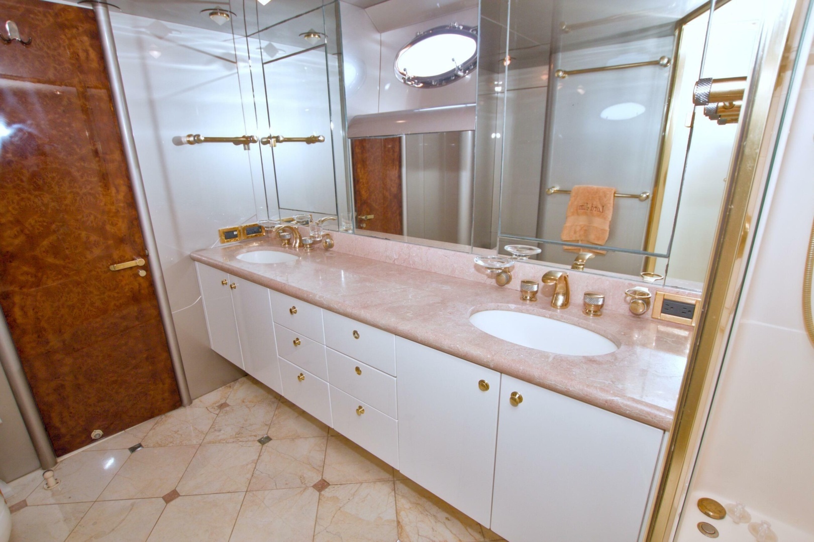 1998 Lazzara Yachts 76 Skylounge Grand Salon - Image 26
