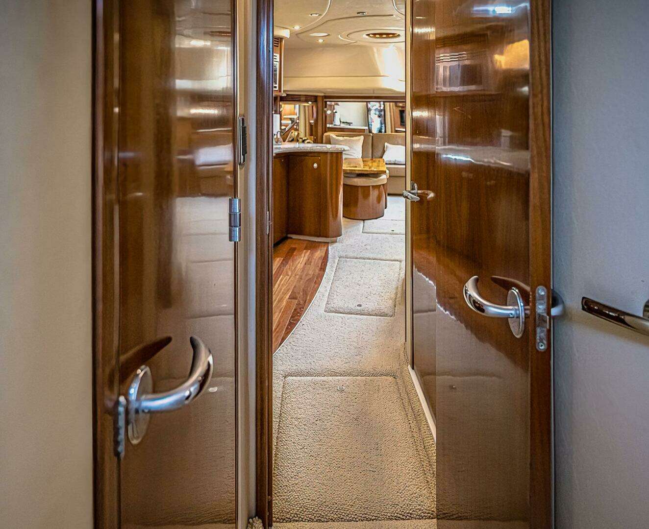 2005 Sea Ray 500 Sundancer - Image 38