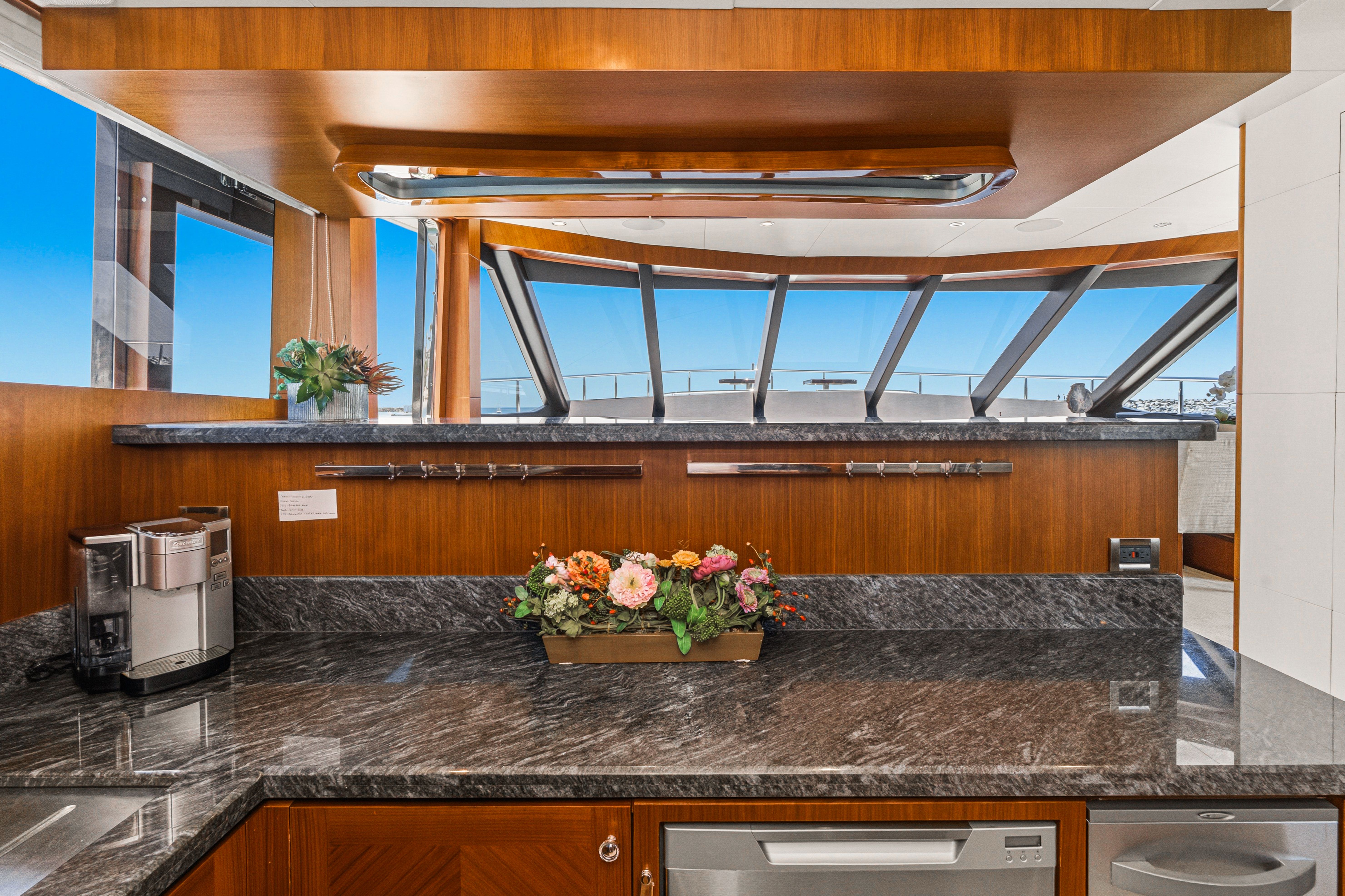 2015 Ocean Alexander 90 Skylounge Motoryacht - 52