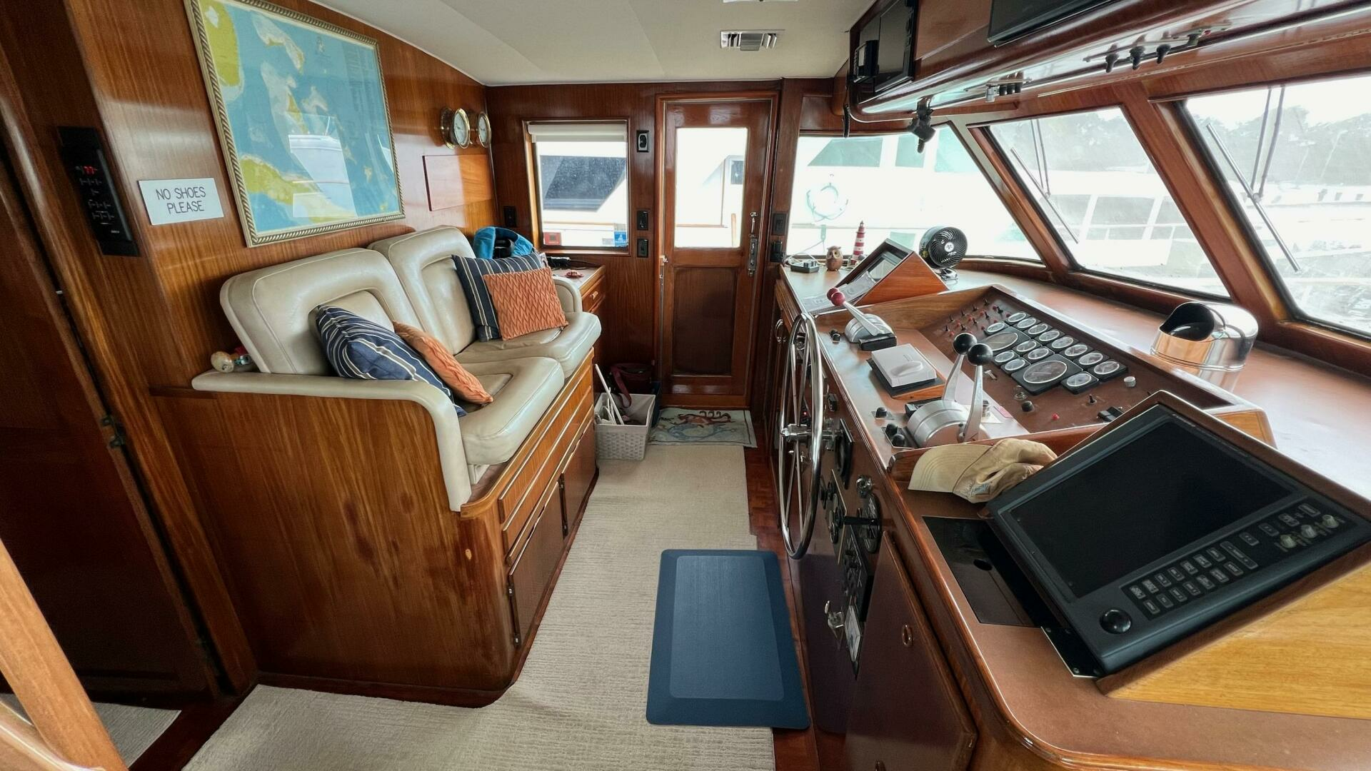 1987 Hatteras Motoryacht - Image 16