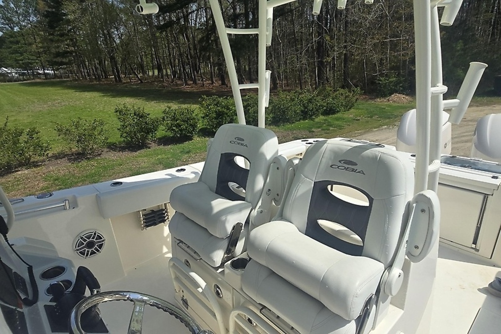 2020 Cobia 320 Center Console - Image 27