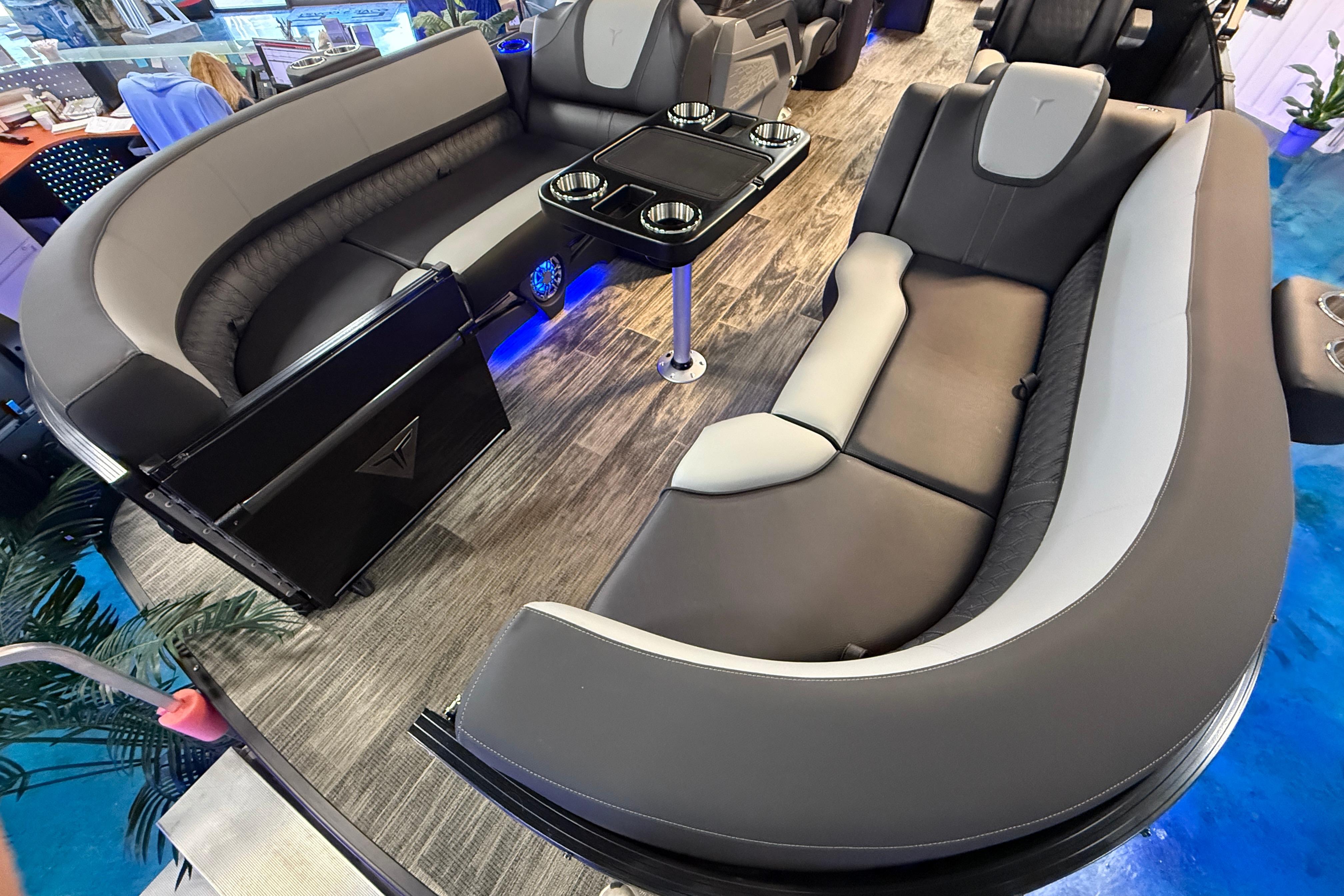 2026 Tahoe Pontoon Cascade Cruise Rear Bench with luxurious seating and modern design.