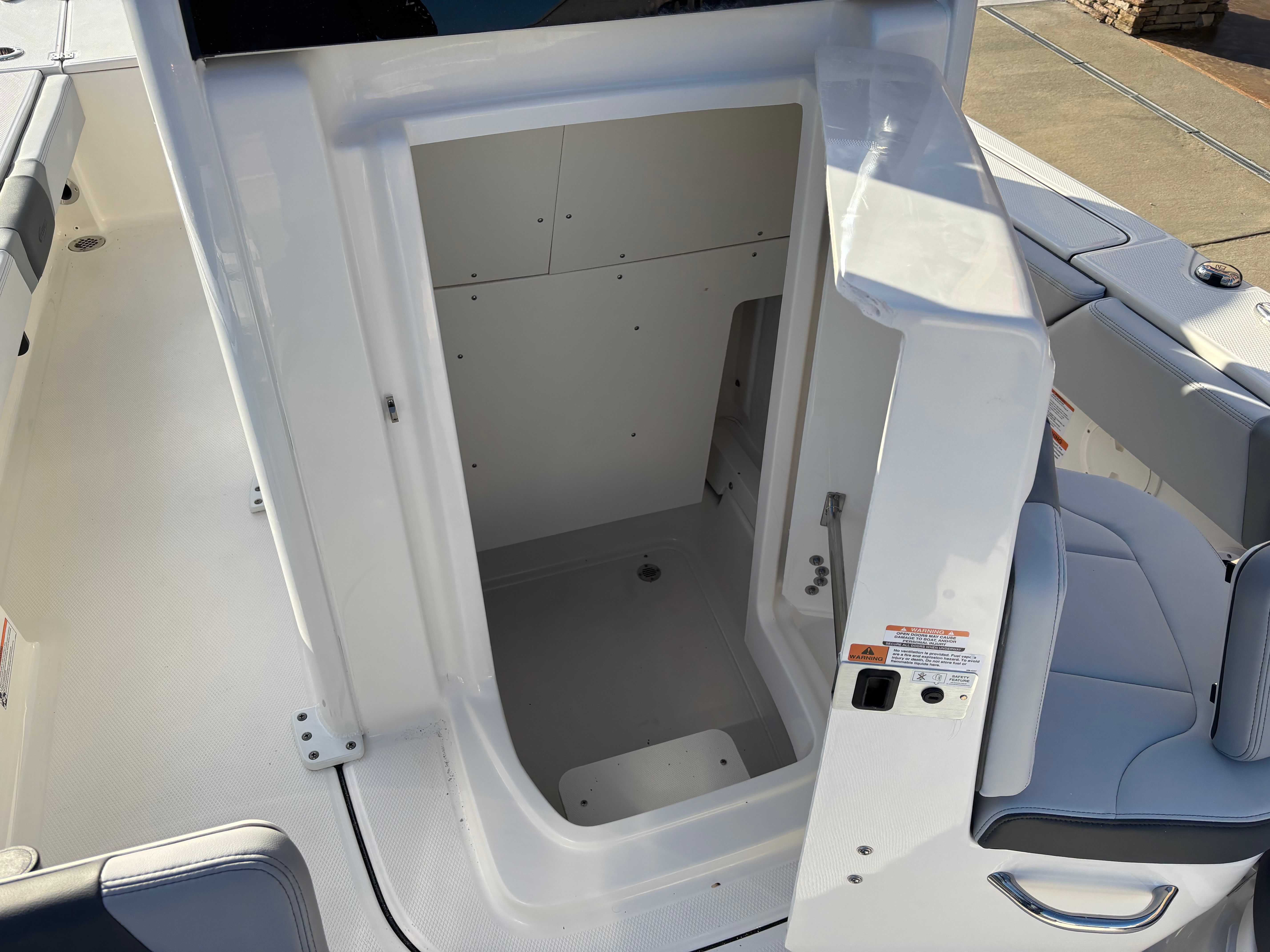 2026 ROBALO 246 CAYMAN - Image 9