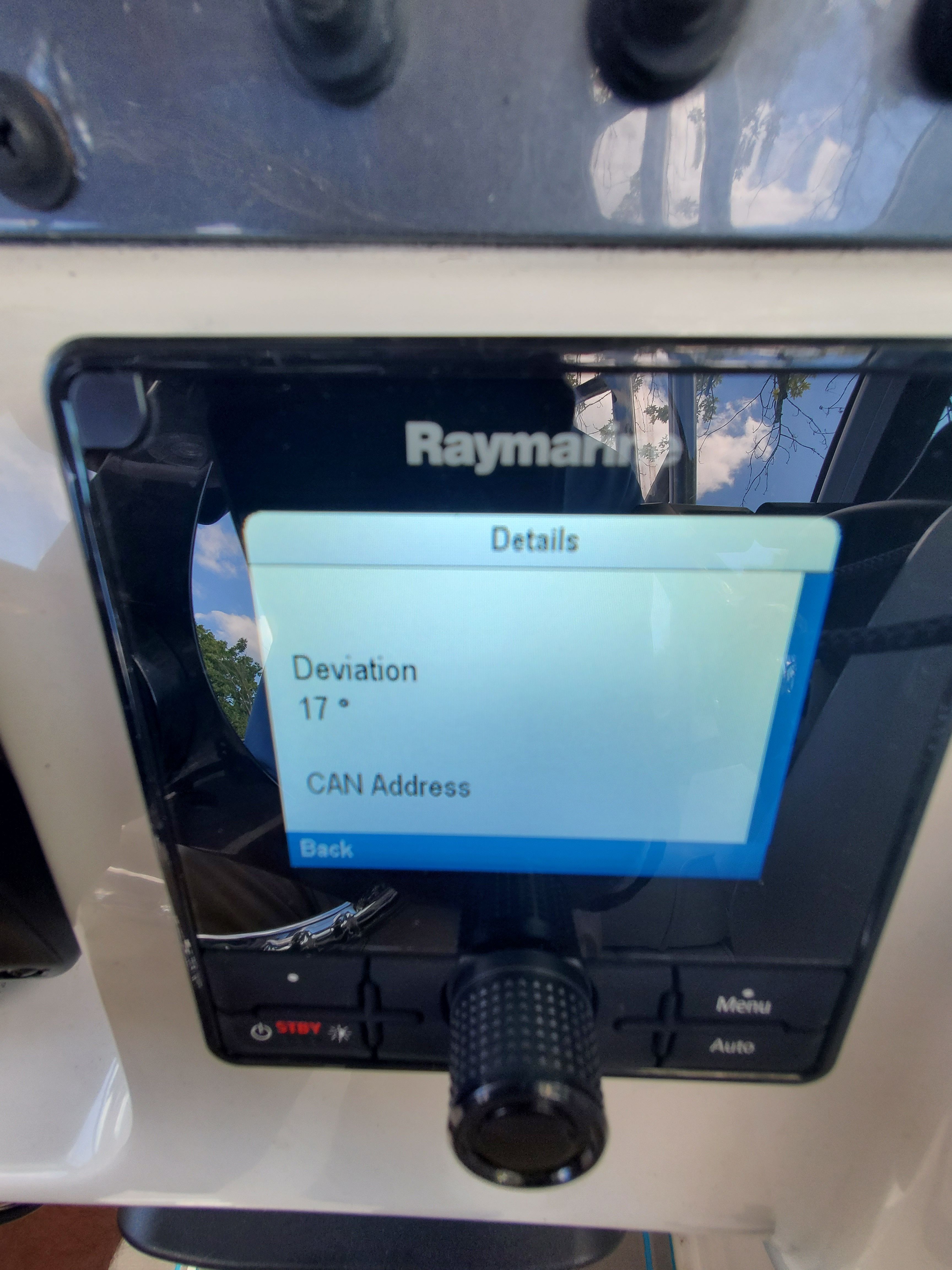 Raymarine display on 2005 Robalo R265 Walkaround showing 17° deviation.