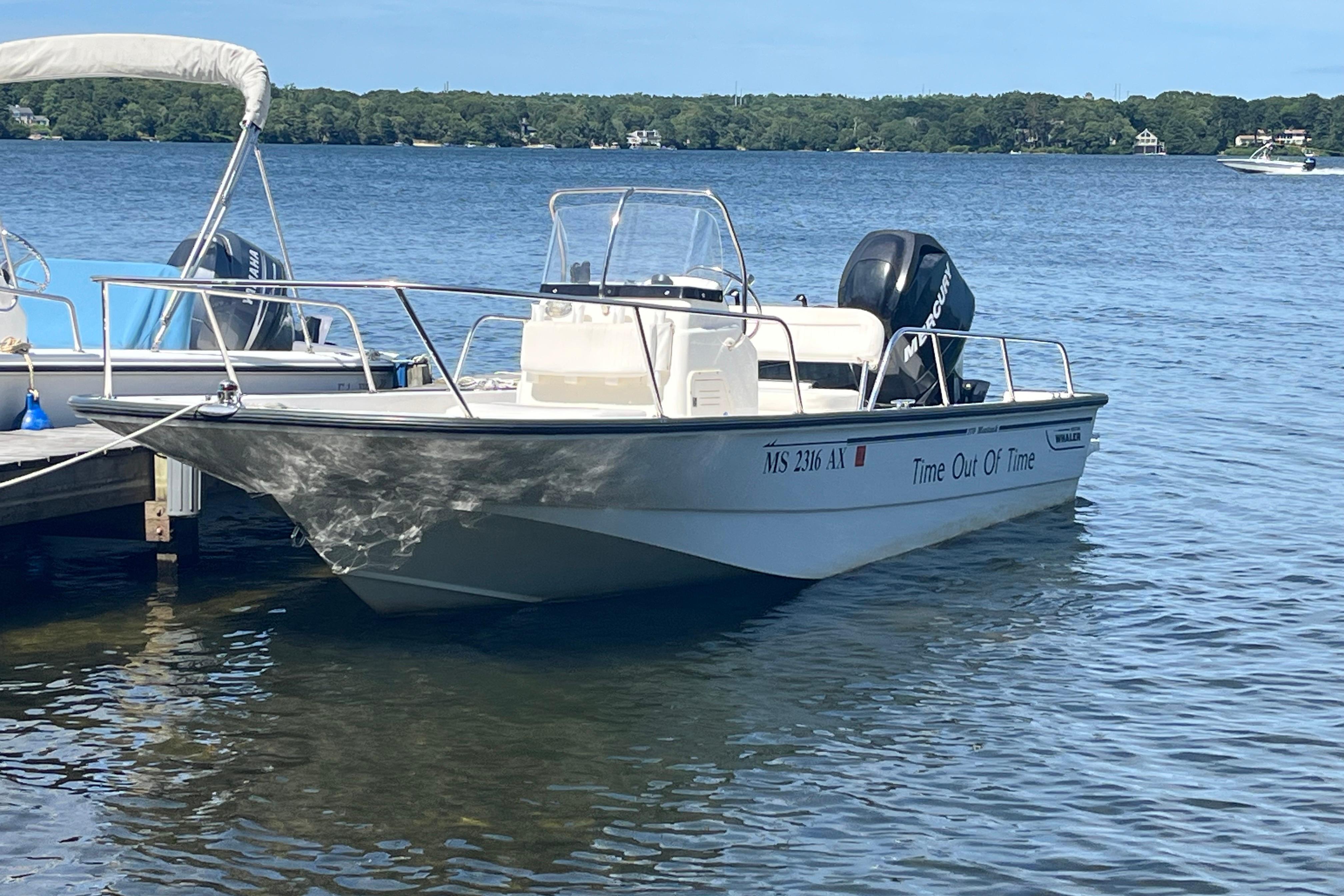 2010 Boston Whaler 170 Montauk