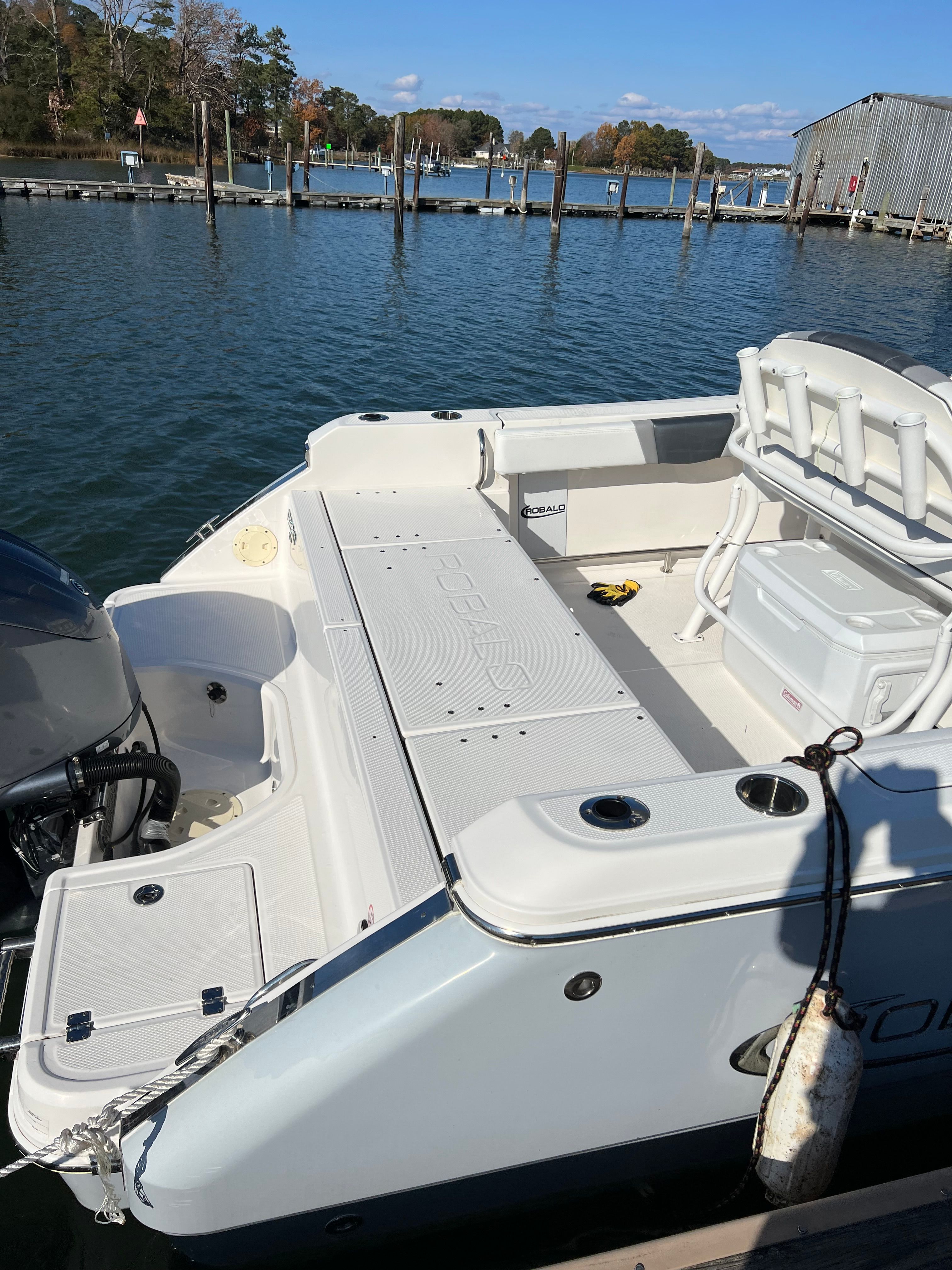 2021 Robalo R230 Center Console - 3