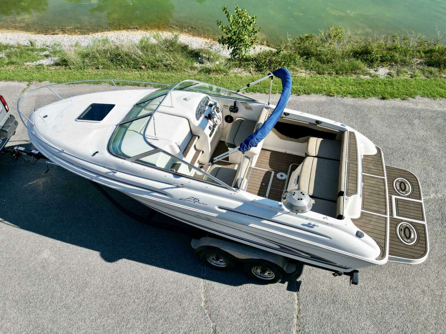 1999 Sea Ray 215 Express Cruiser - Image 11