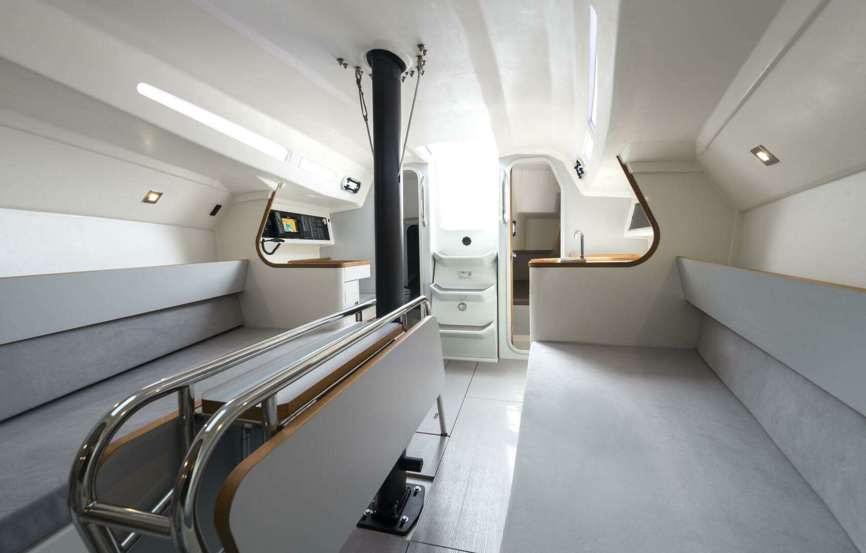 2026 Italia Yachts 9.98 - Image 13