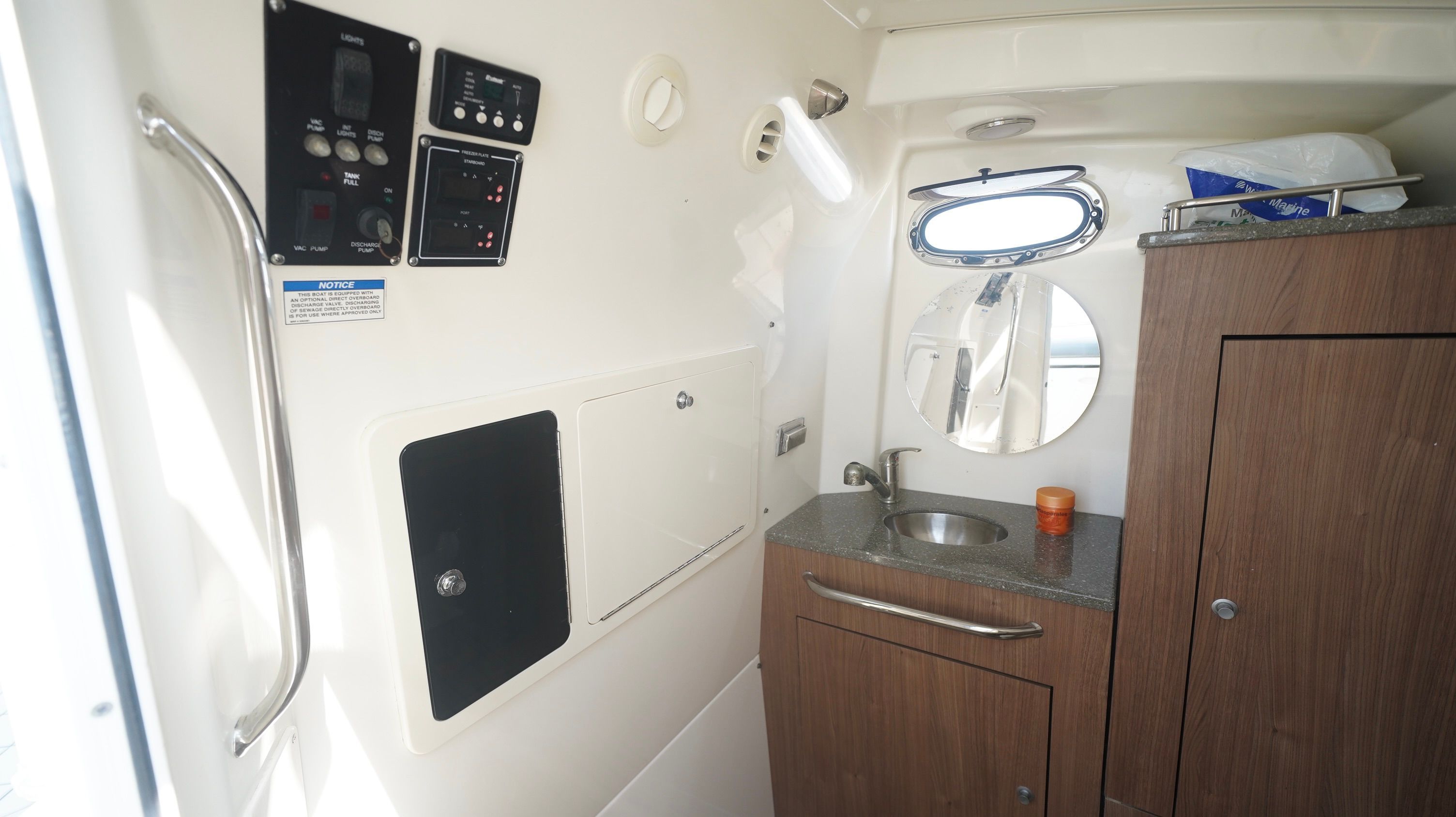 2013 Boston Whaler 350 Outrage - 87