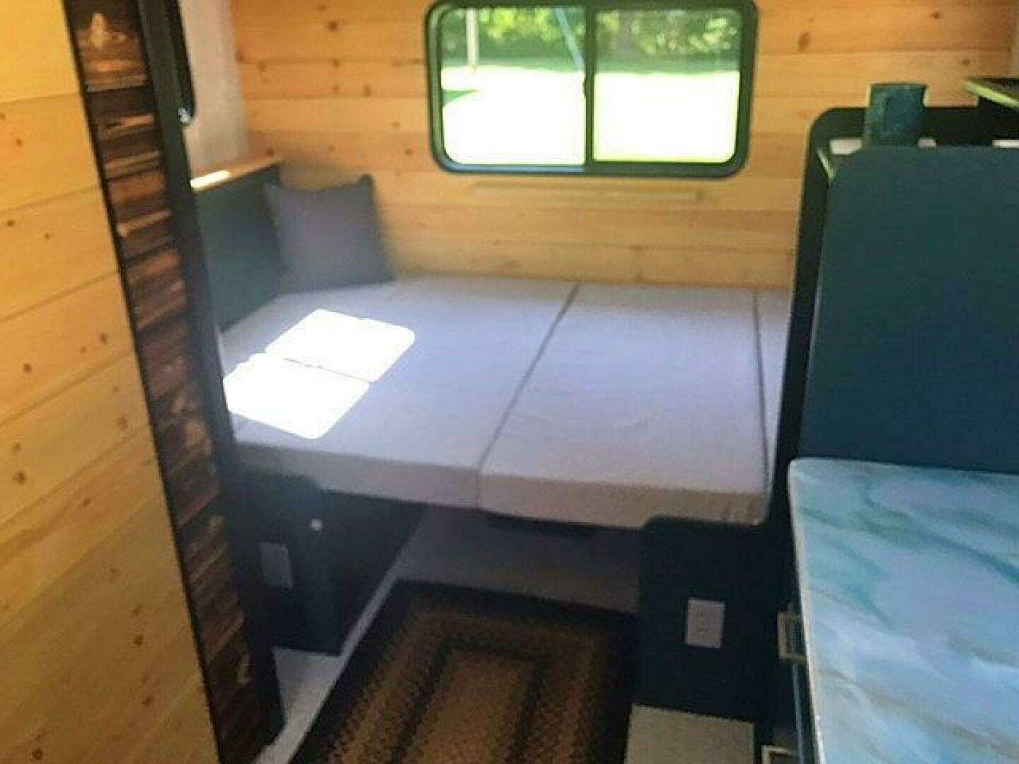 2023 Custom 25 Hadlee Houseboat - Image 22