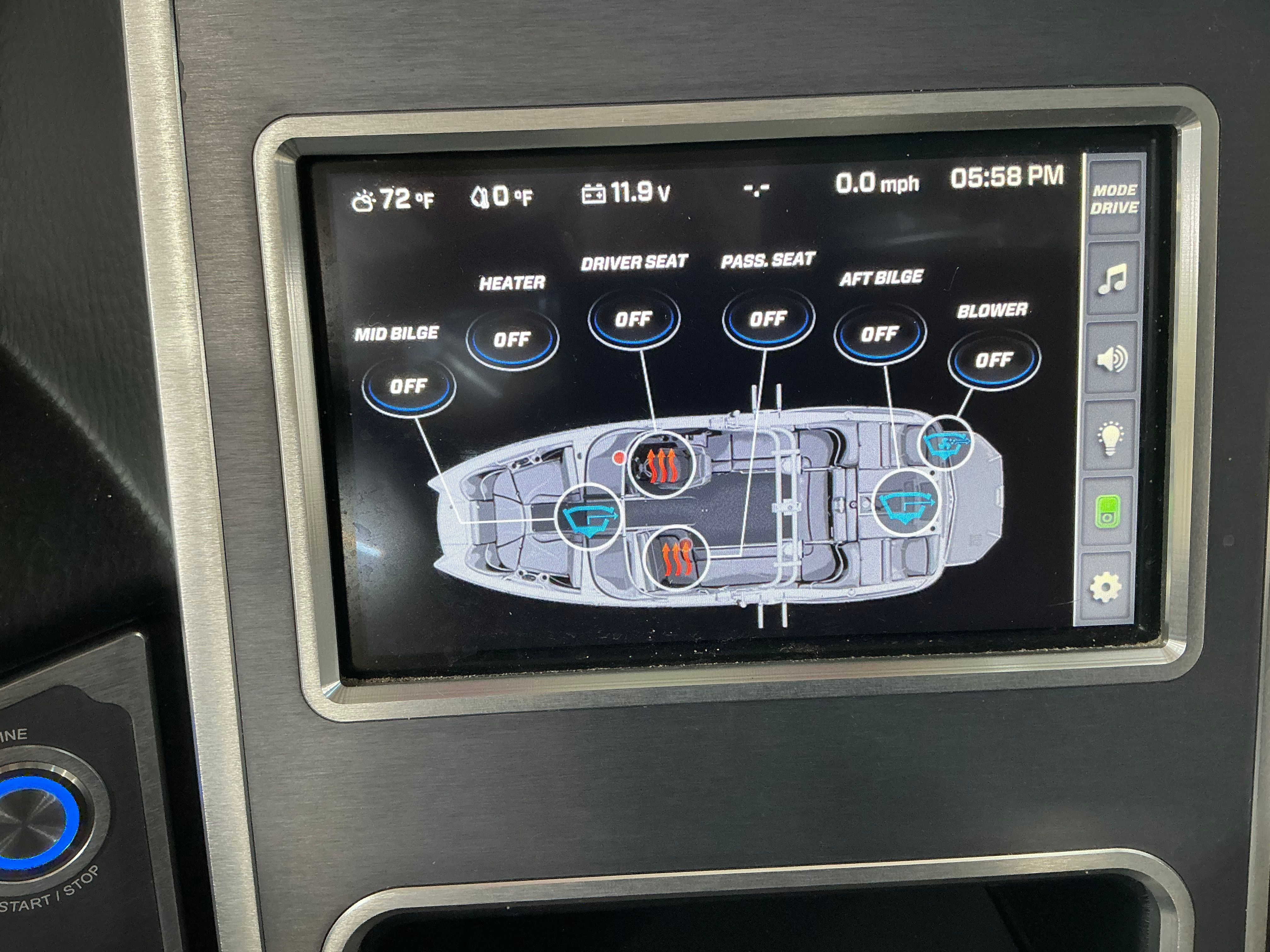 The image shows the control display of a 2019 MasterCraft XT22 with various control options.