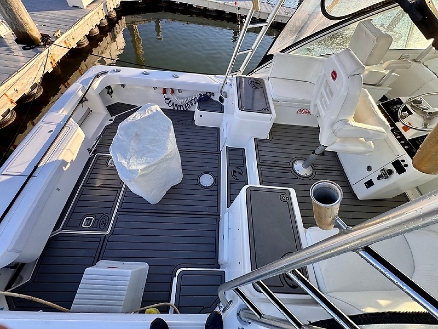 2005 Luhrs 32 Express - Image 42