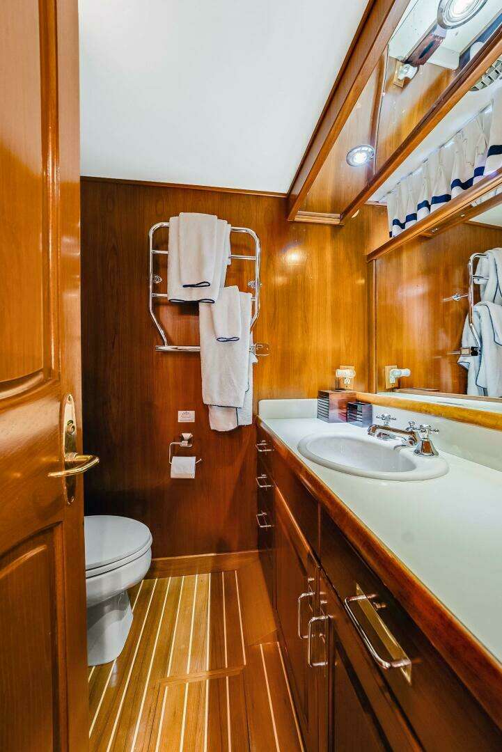 1986 Westport Christensen Cockpit - Image 12