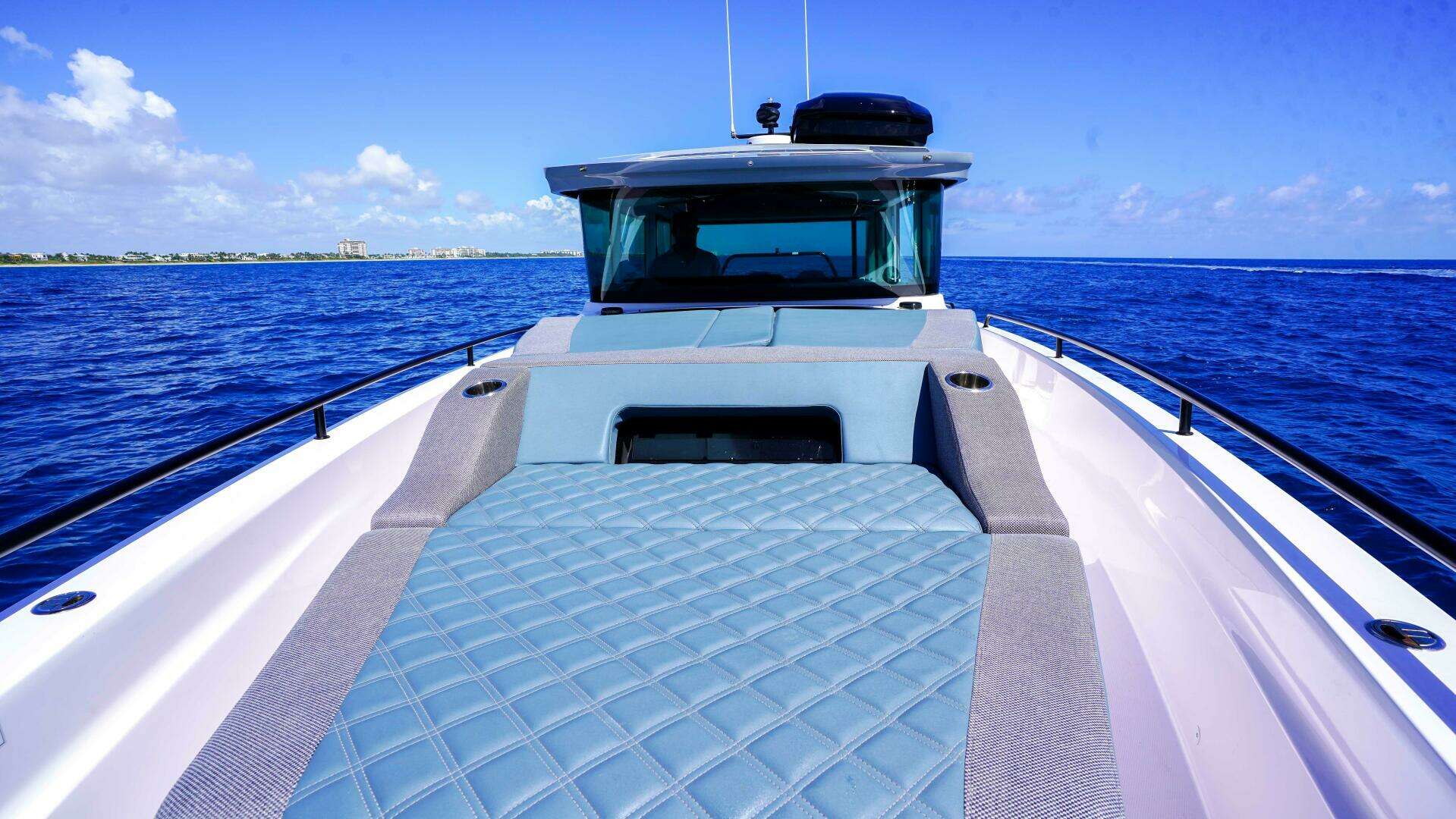 2024 Axopar 37 XC Cross Cabin - Image 38