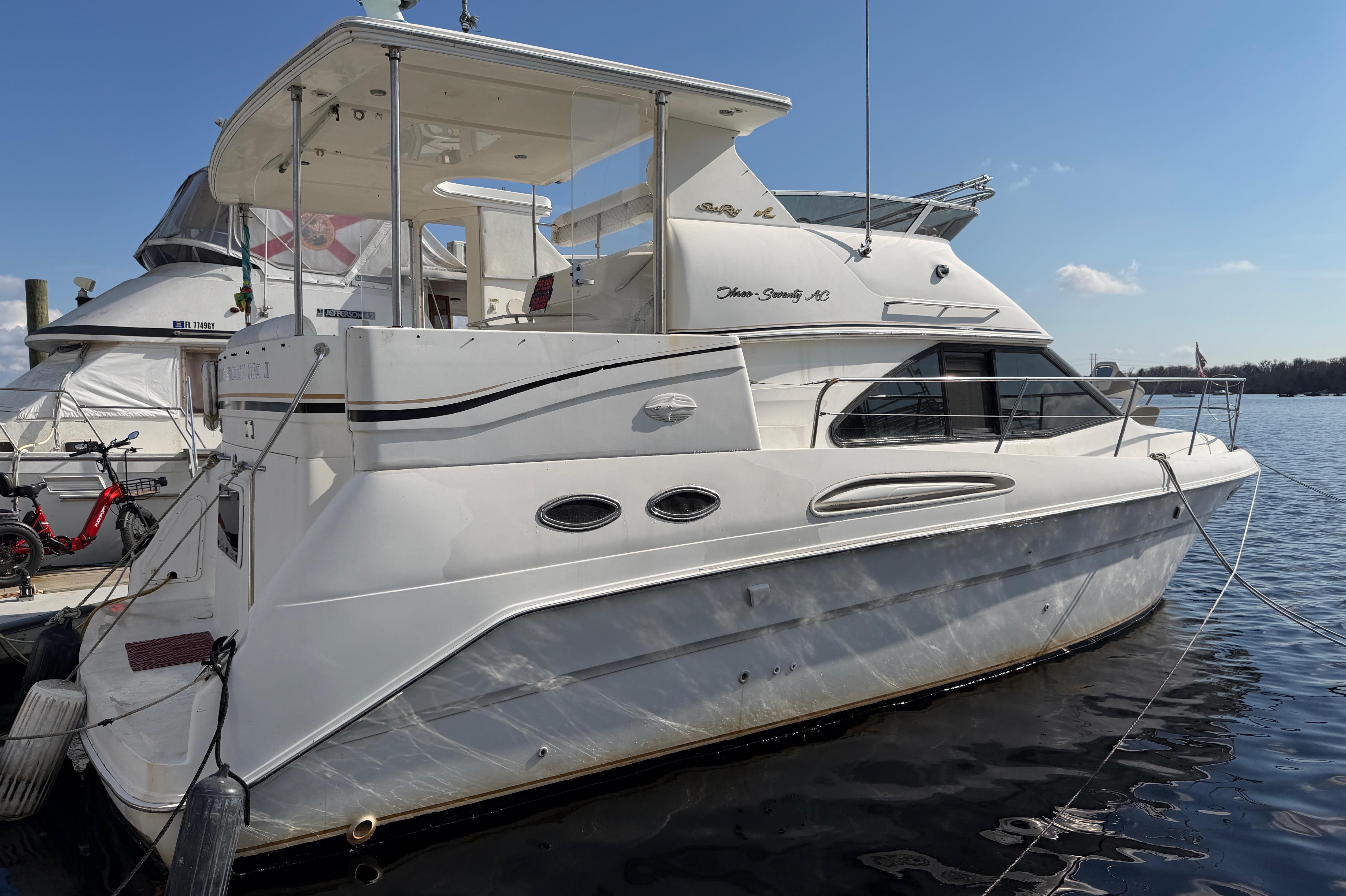 1997 Sea Ray 370 Aft Cabin