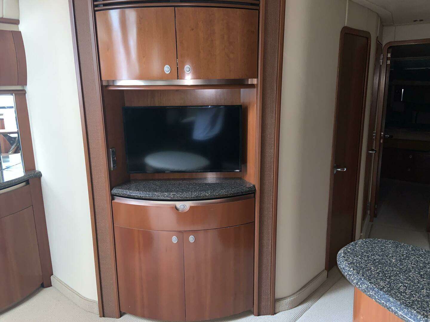 2005 Sea Ray 500 Sundancer - Image 52
