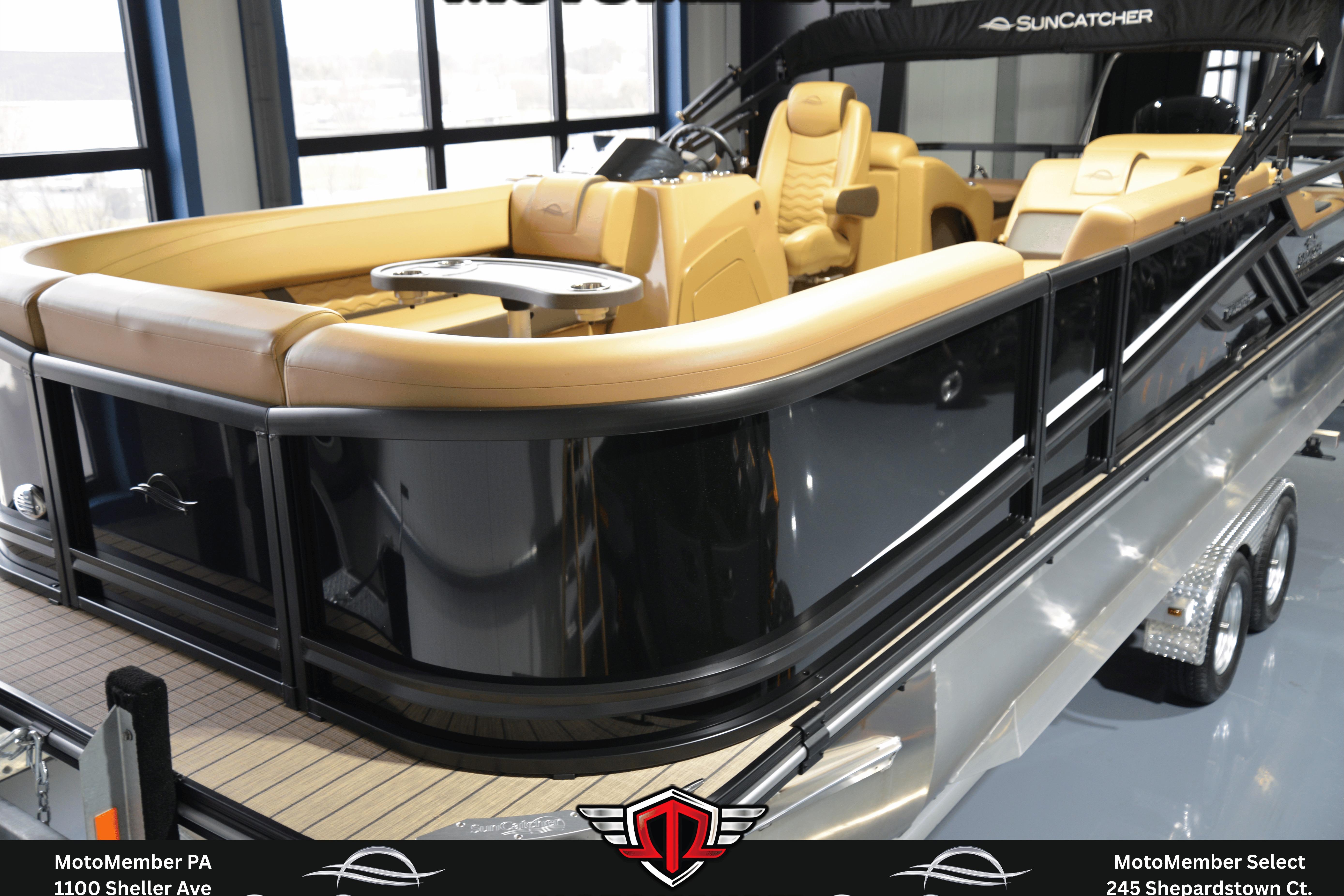 2025 SunCatcher Fusion 324SS, 250hp SVHO Yamaha, Trailer