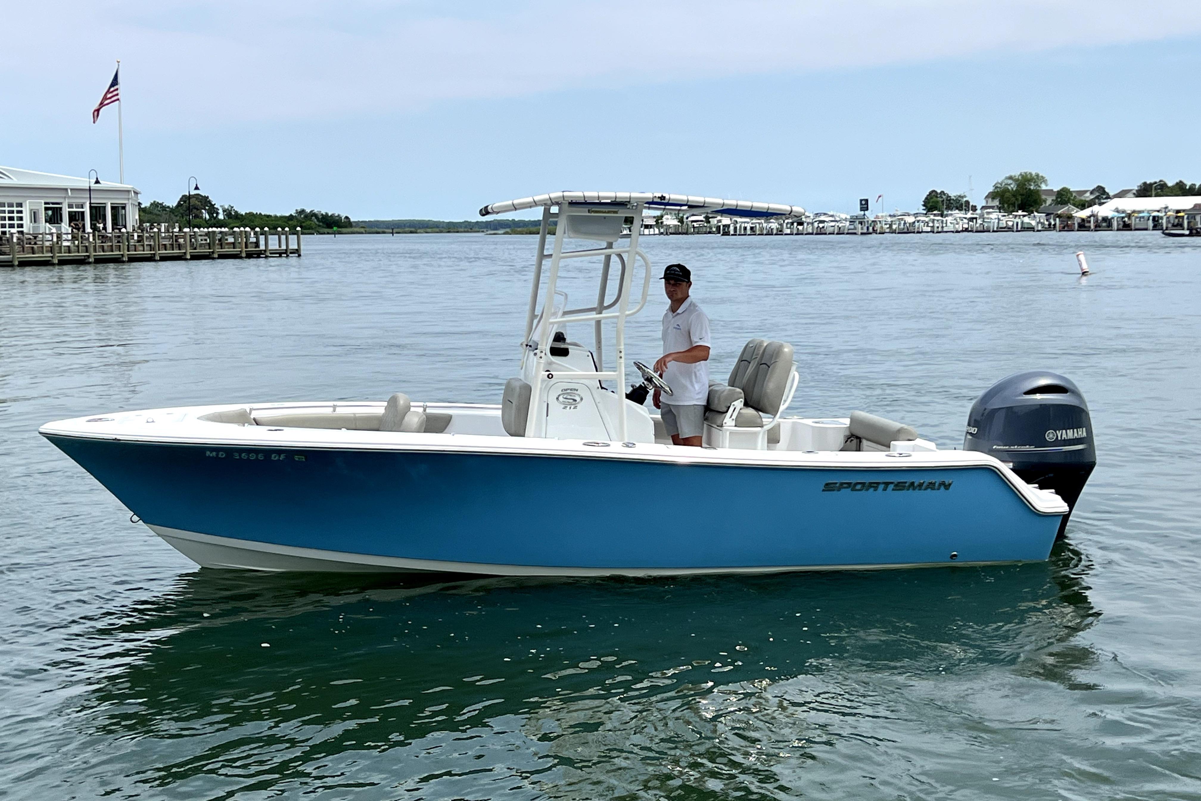 2022 Sportsman Open 212 Center Console