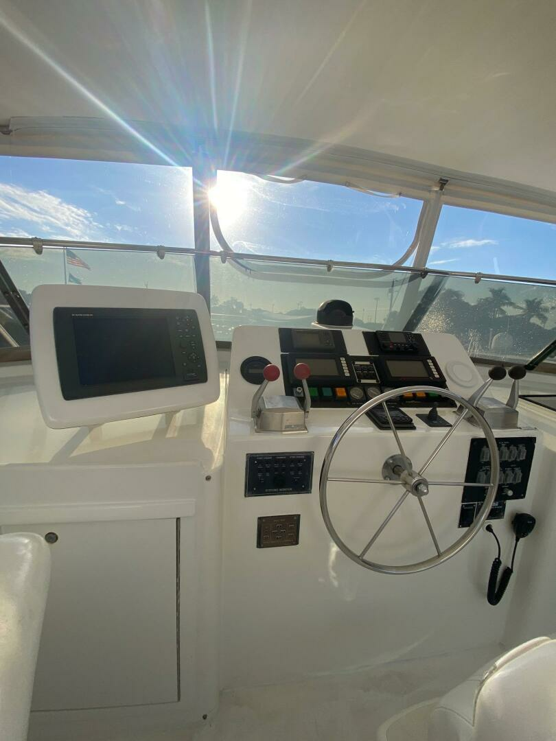 1994 Hatteras 70 Cockpit Motor Yacht - Image 19