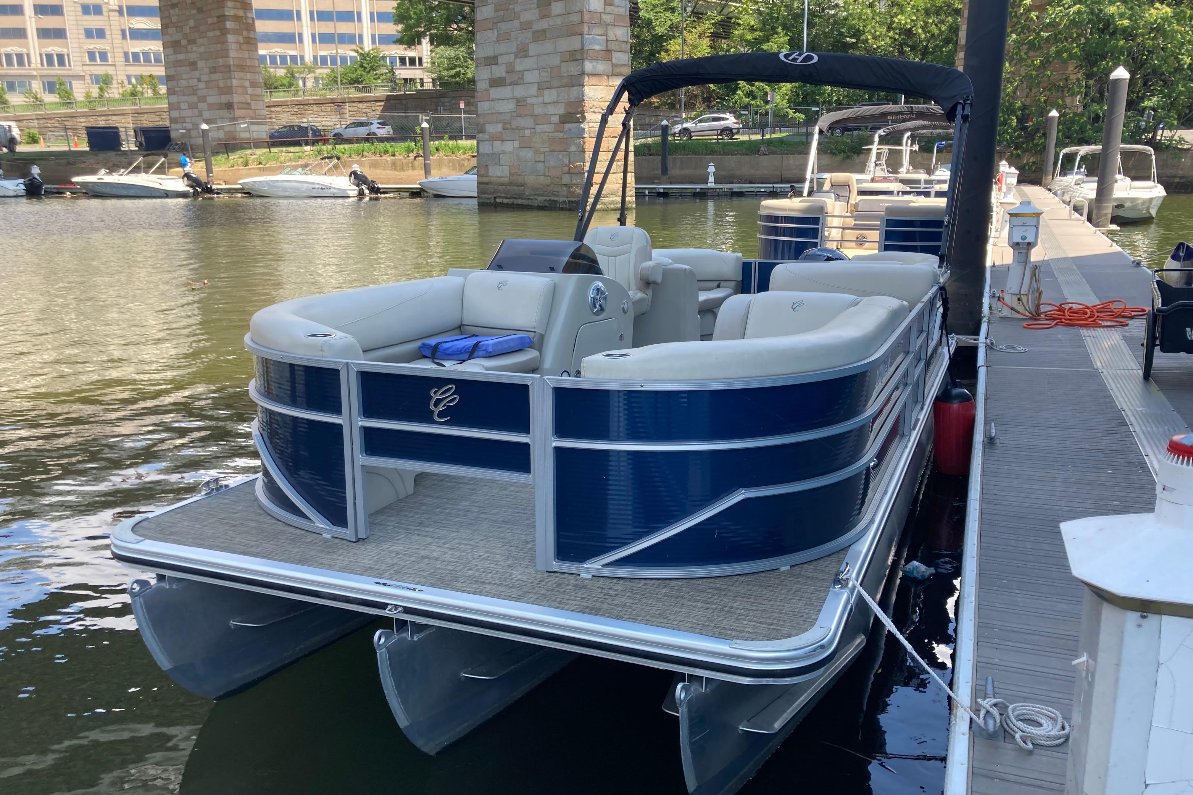 2023 Cypress Cay Seabreeze 232