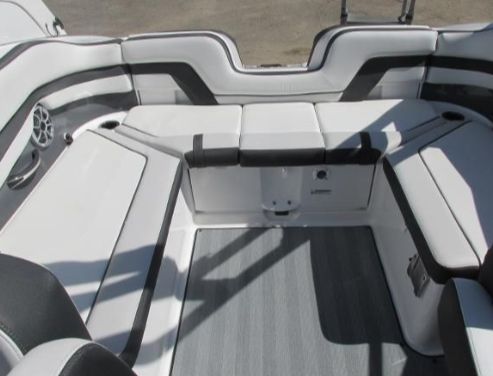 2019 Yamaha Boats AR240 - 13