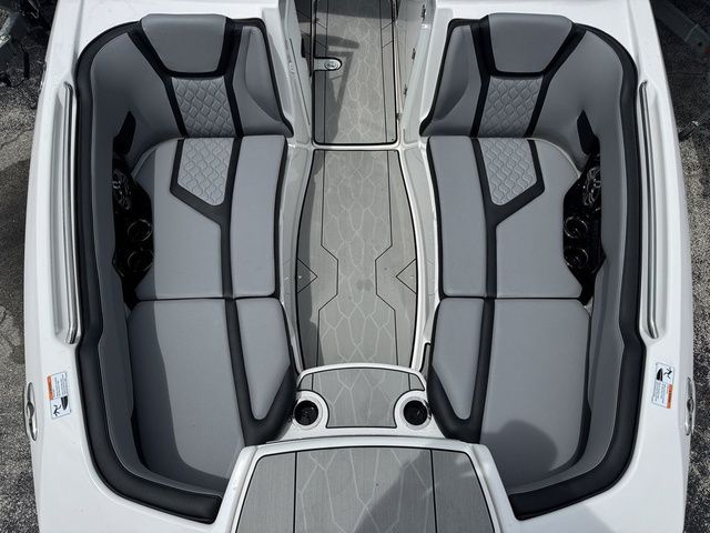 2026 Yamaha Boats 255XE - 14