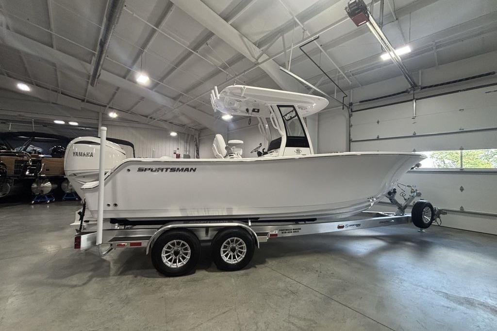 2026 Sportsman Open 252 Center Console
