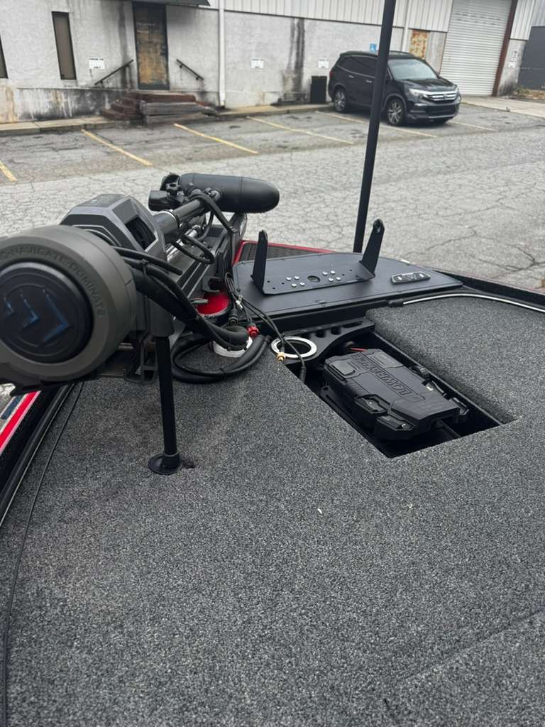 2022 Nitro Z21 XL Pro boat with equipment on deck.