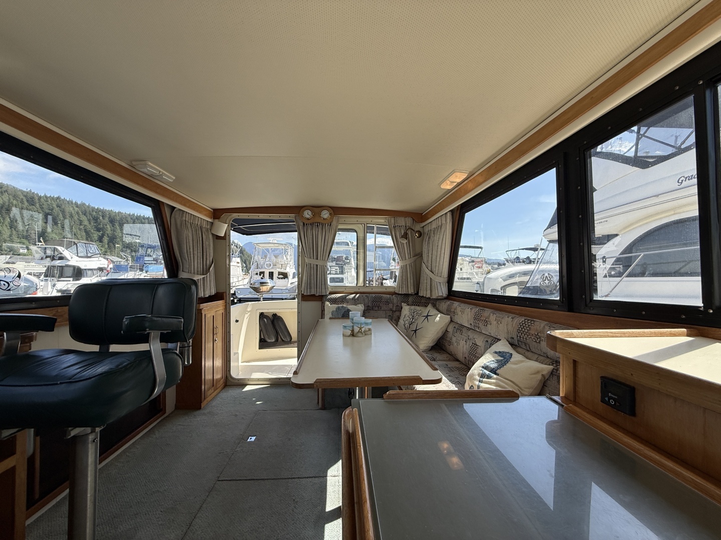 1994 Camano 31 Troll - Image 37